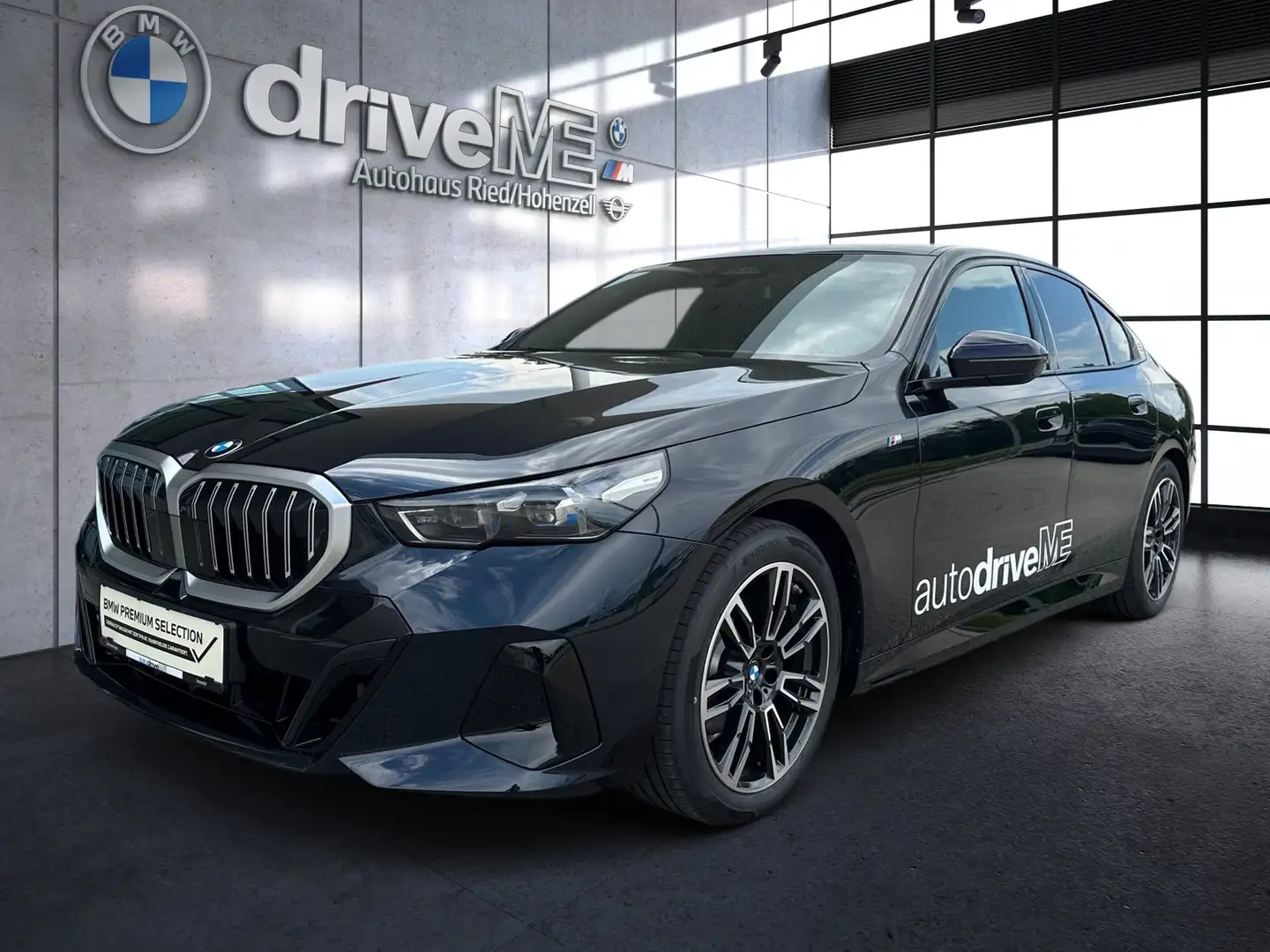 BMW 520 520d xDrive Zwart - 1