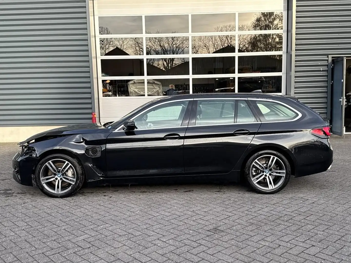 BMW 530 5-serie Touring 530e Business Edition Plus, M pakk Zwart - 2
