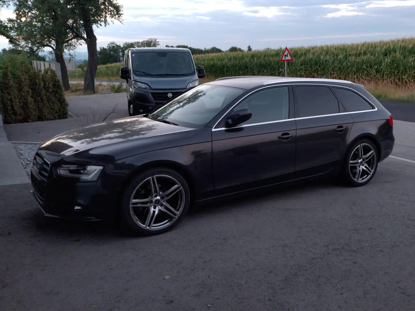 Audi A4 A4 Avant 2,0 TDI quattro Black Edition S-tronic Bl Grau - 1