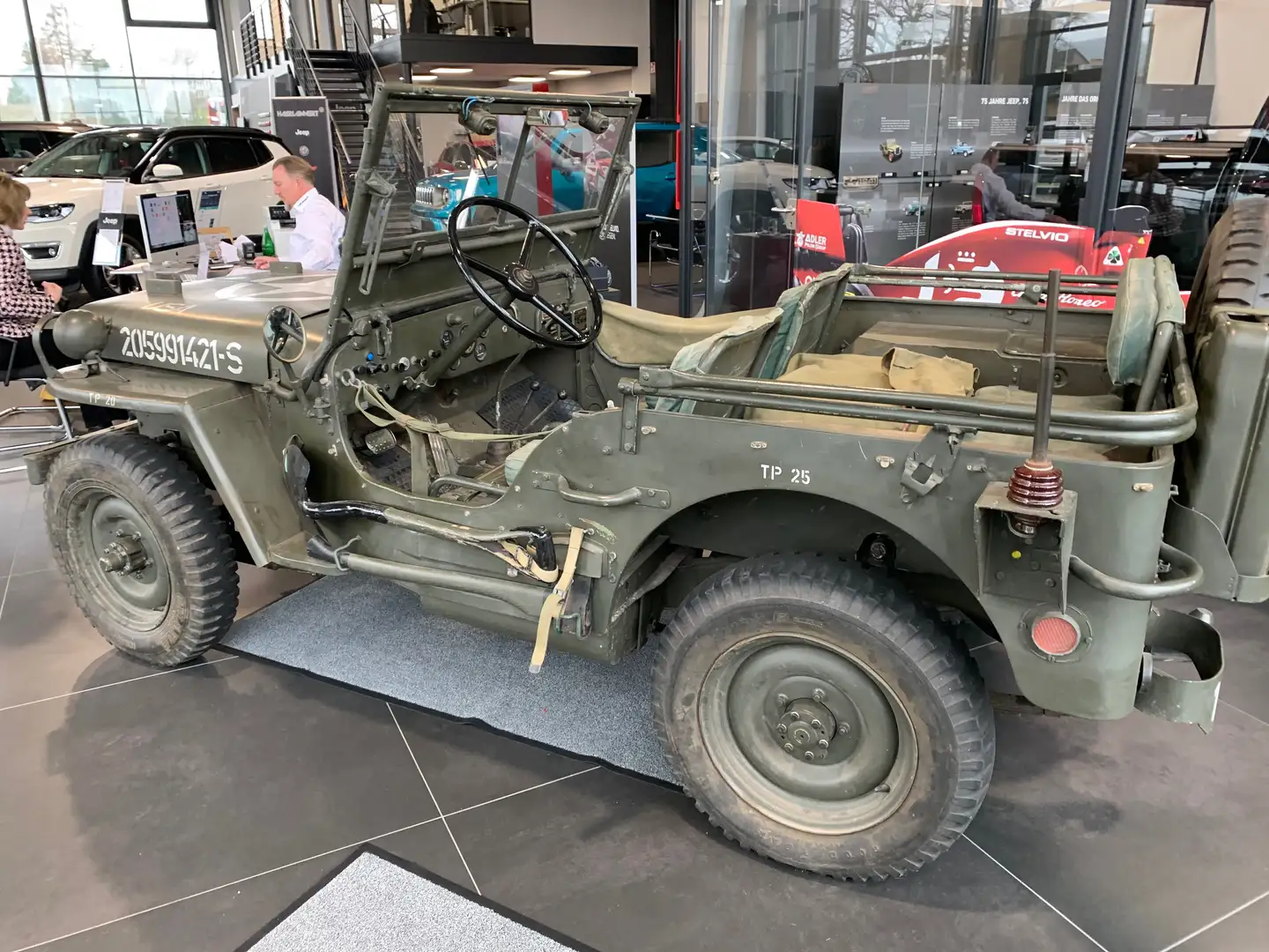 Jeep Willys MB Overlands 1945 Grün - 2