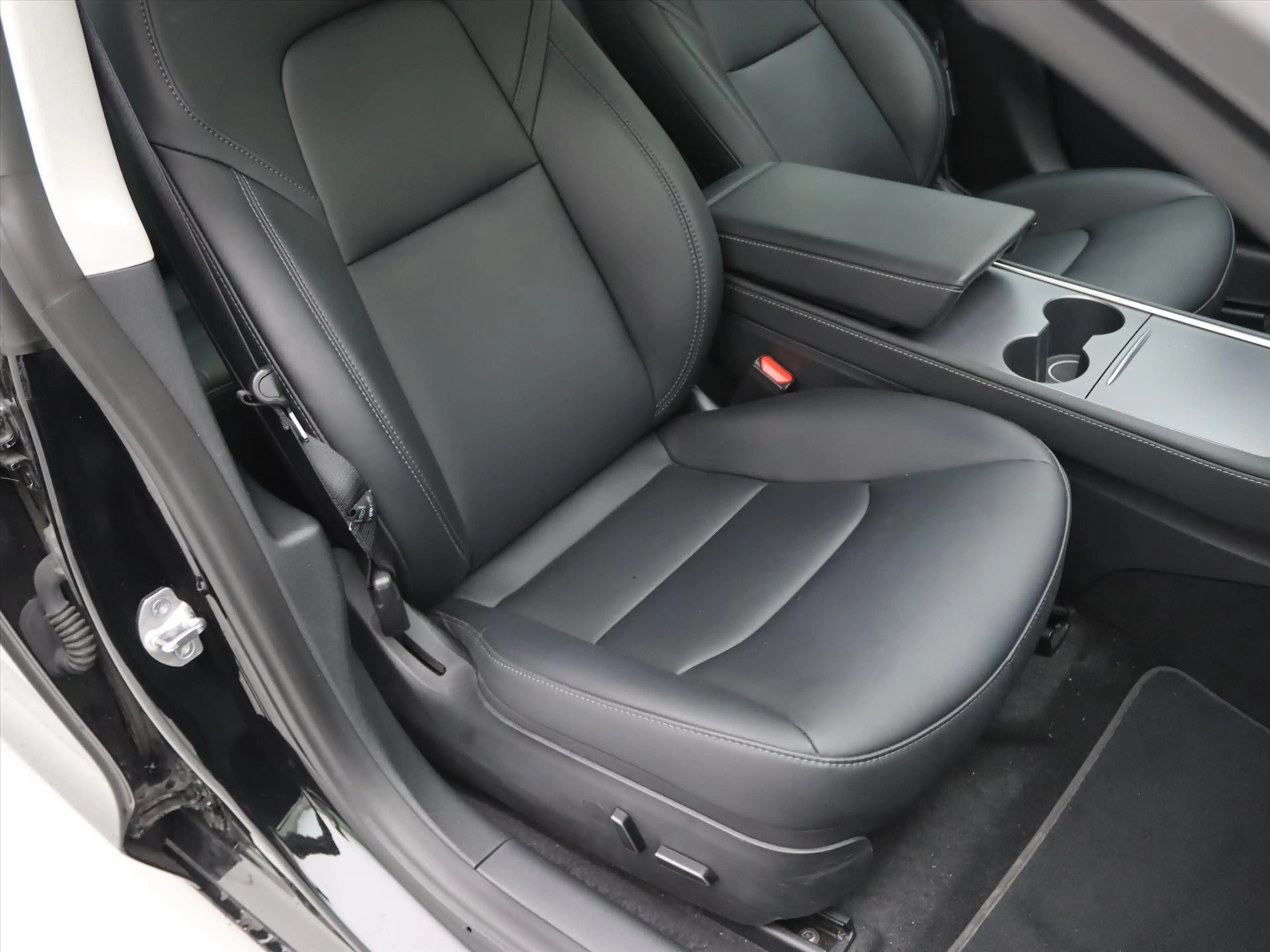 Tesla Model 3 Standard RWD Plus UPGRADE 93.7% SoH [ TREKHAAK+LFP — photo 17
