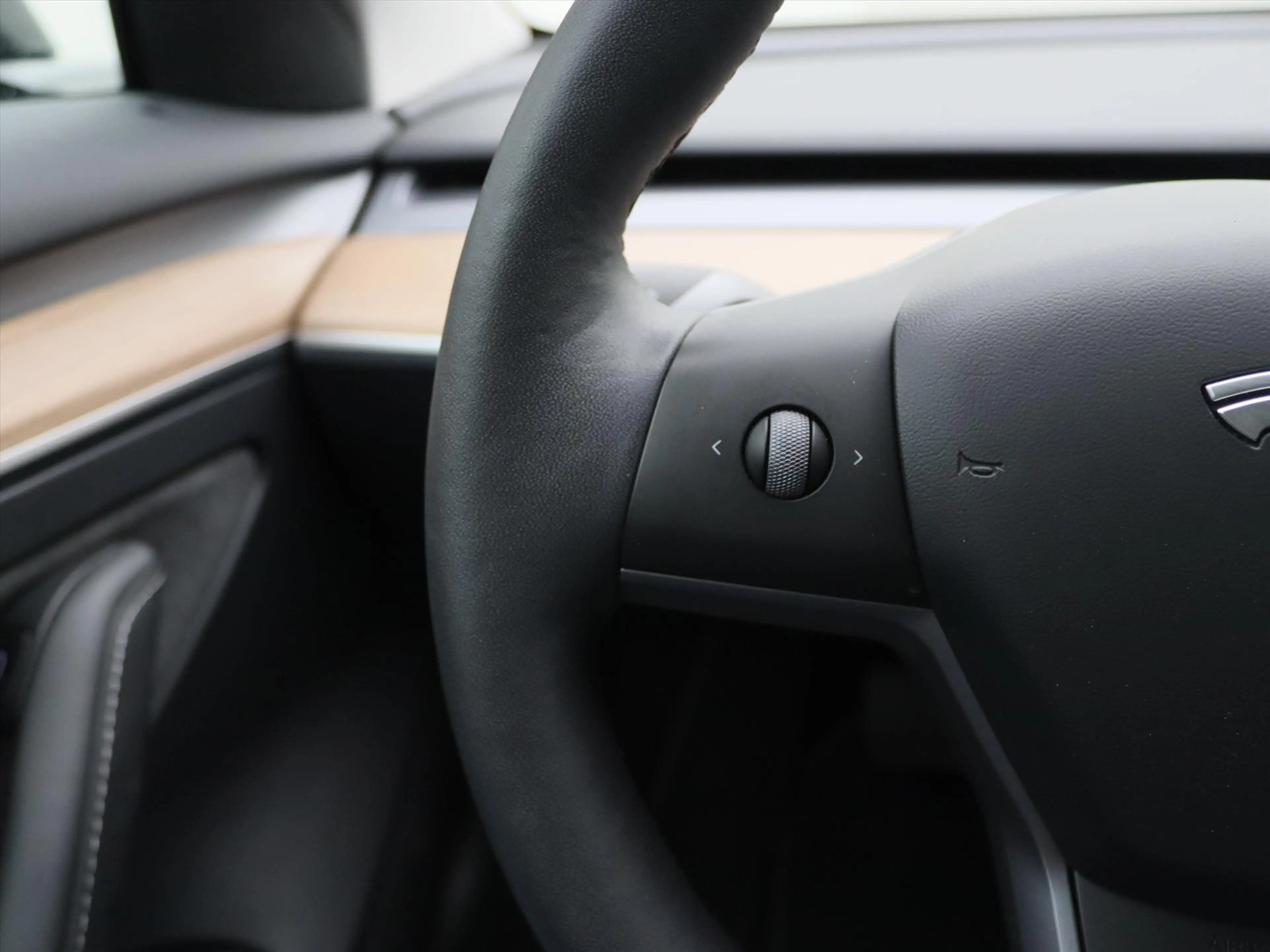 Tesla Model 3 Standard RWD Plus UPGRADE 93.7% SoH [ TREKHAAK+LFP — photo 22