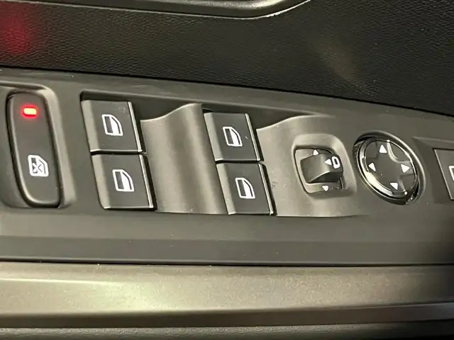 Peugeot 5008 view 12