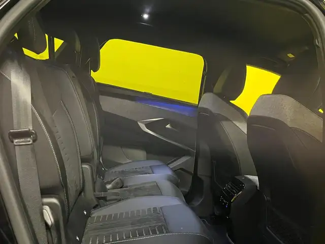 Peugeot 5008 view 4