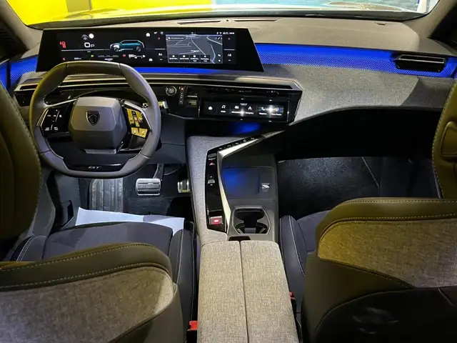 Peugeot 5008 view 9