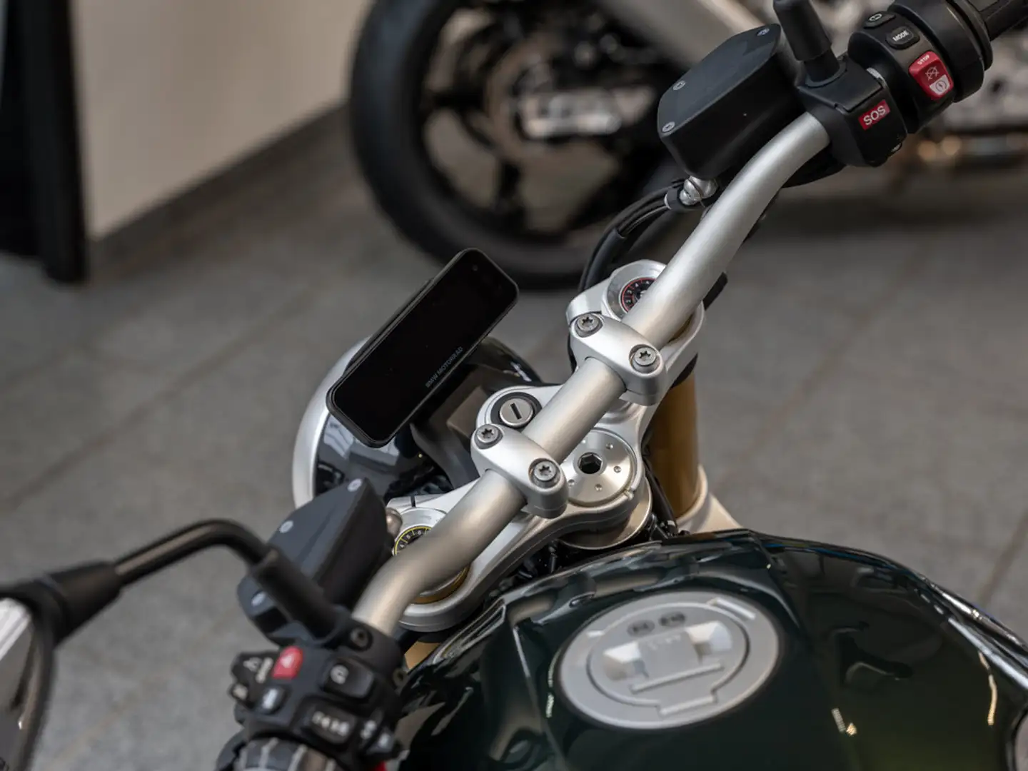 BMW R 12 nineT KOMFORT-P. GRIFFHEIZUNG BT Zelená - 2