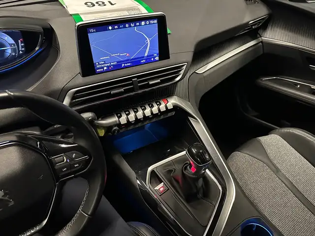 Peugeot 3008 view 18