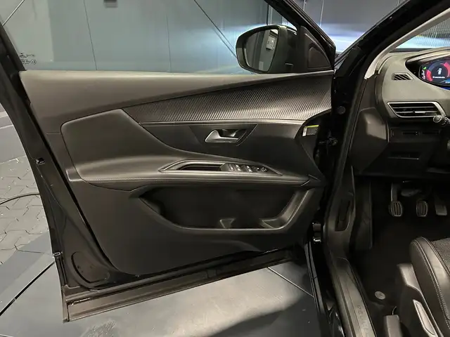 Peugeot 3008 view 13