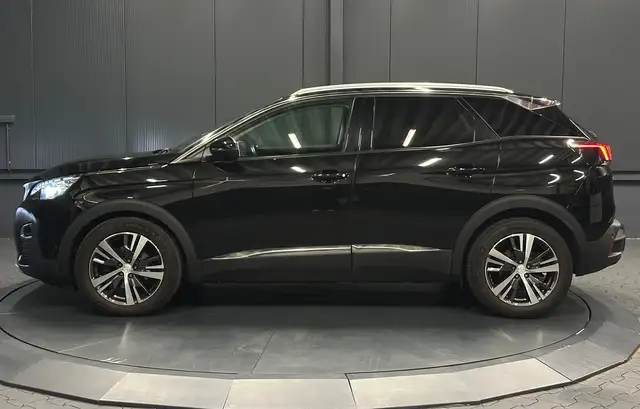 Peugeot 3008 view 2