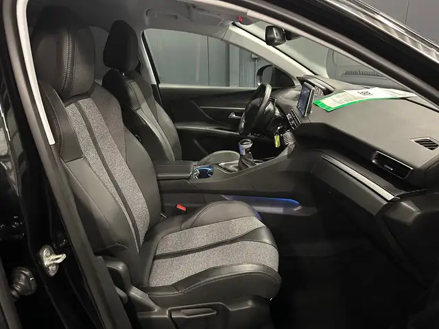 Peugeot 3008 view 10