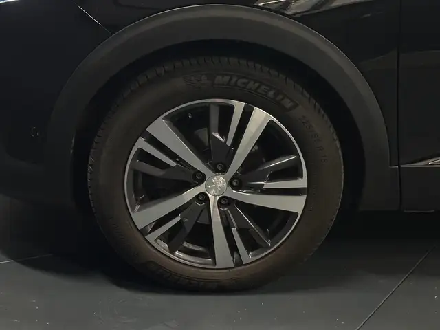 Peugeot 3008 view 9