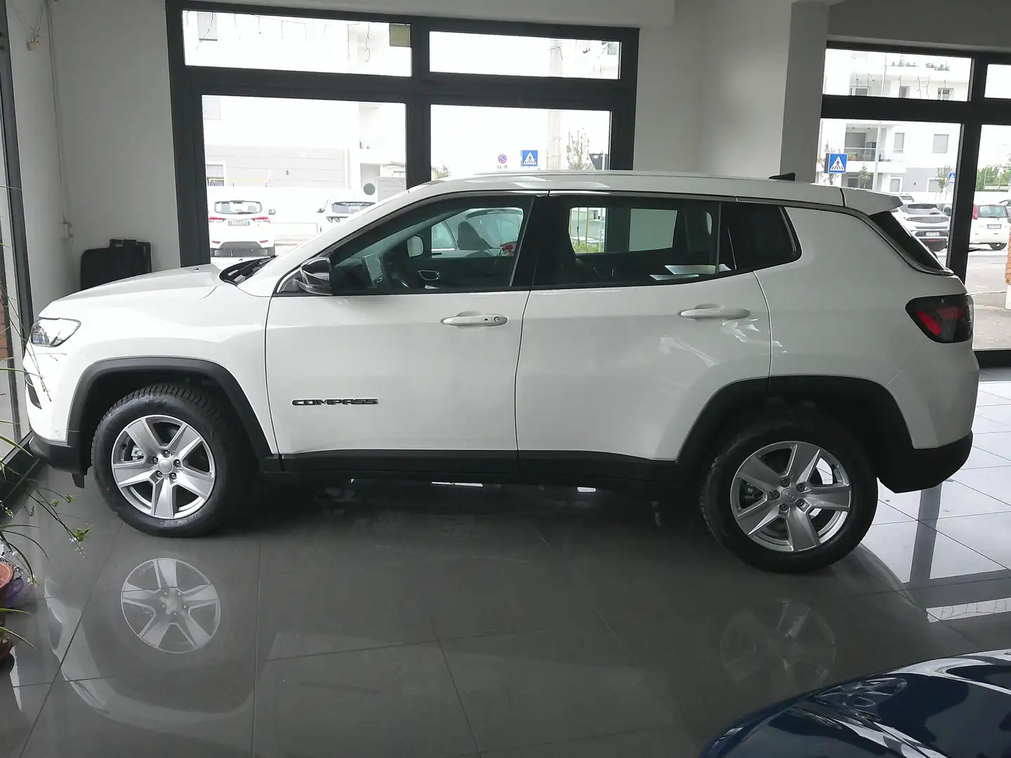 Jeep Compass 1.5 t.bo t4 mhev Altitude 2wd 130cv dct KM ZERO Weiß - 2
