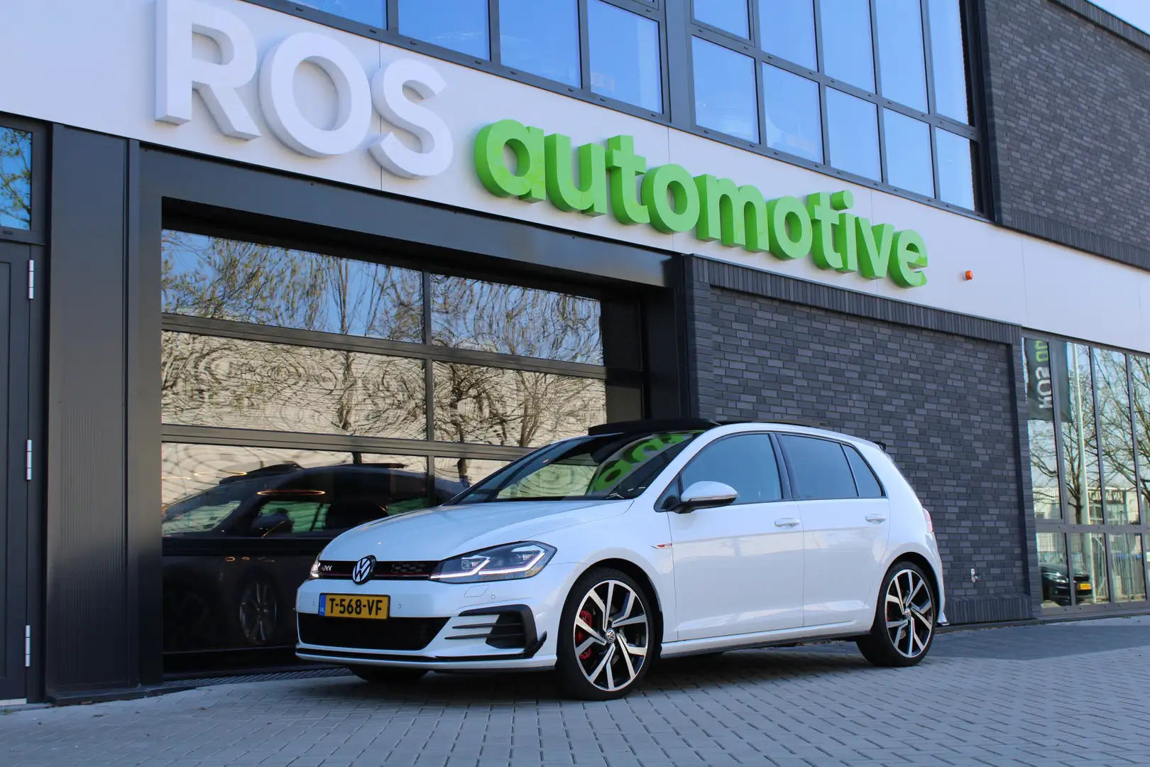 Volkswagen Golf GTI 2.0 TSI Performance | PANO | MAXTON | CARBON STUUR Fehér - 2