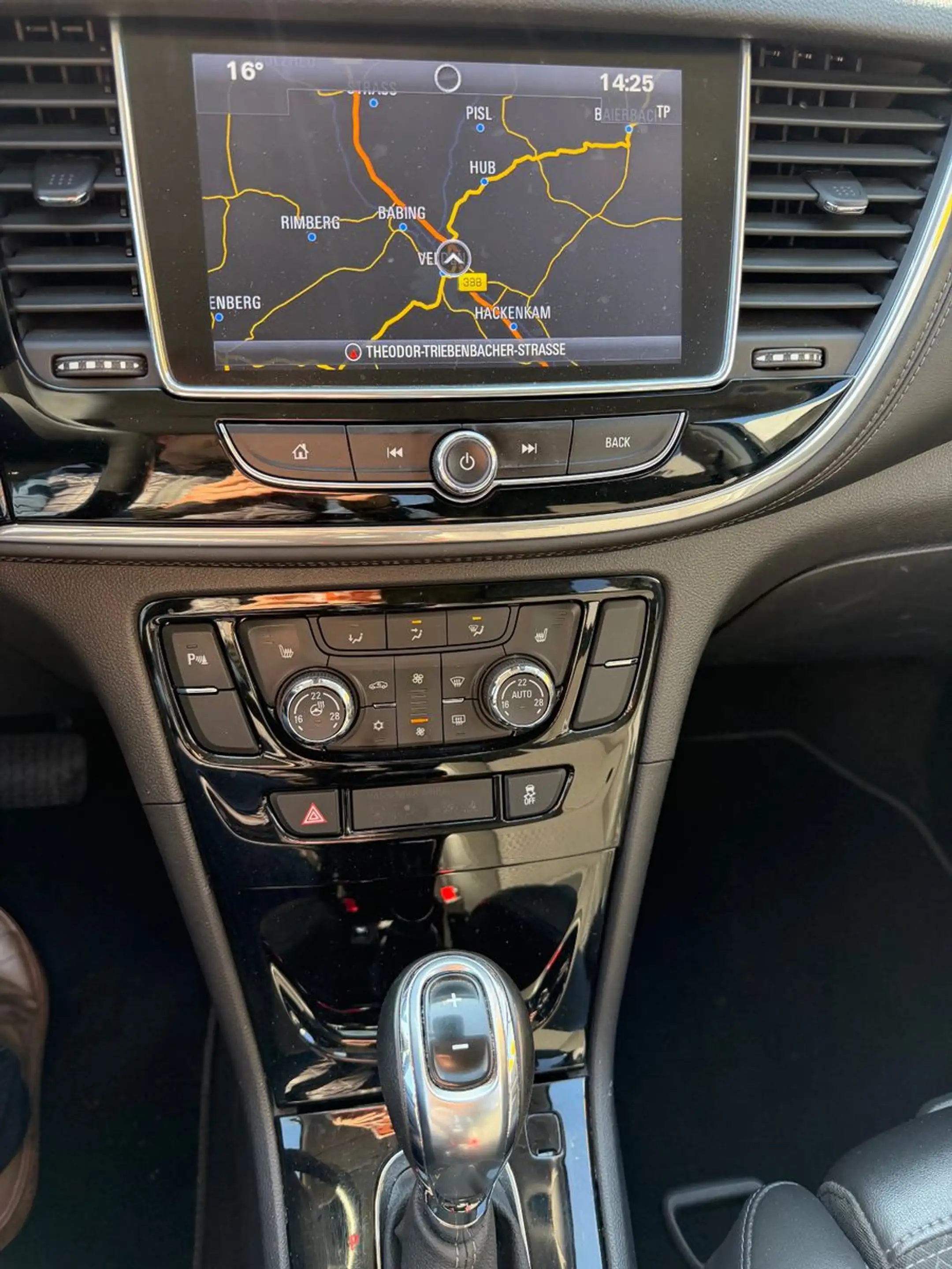 Opel Mokka X Innovation — photo 8