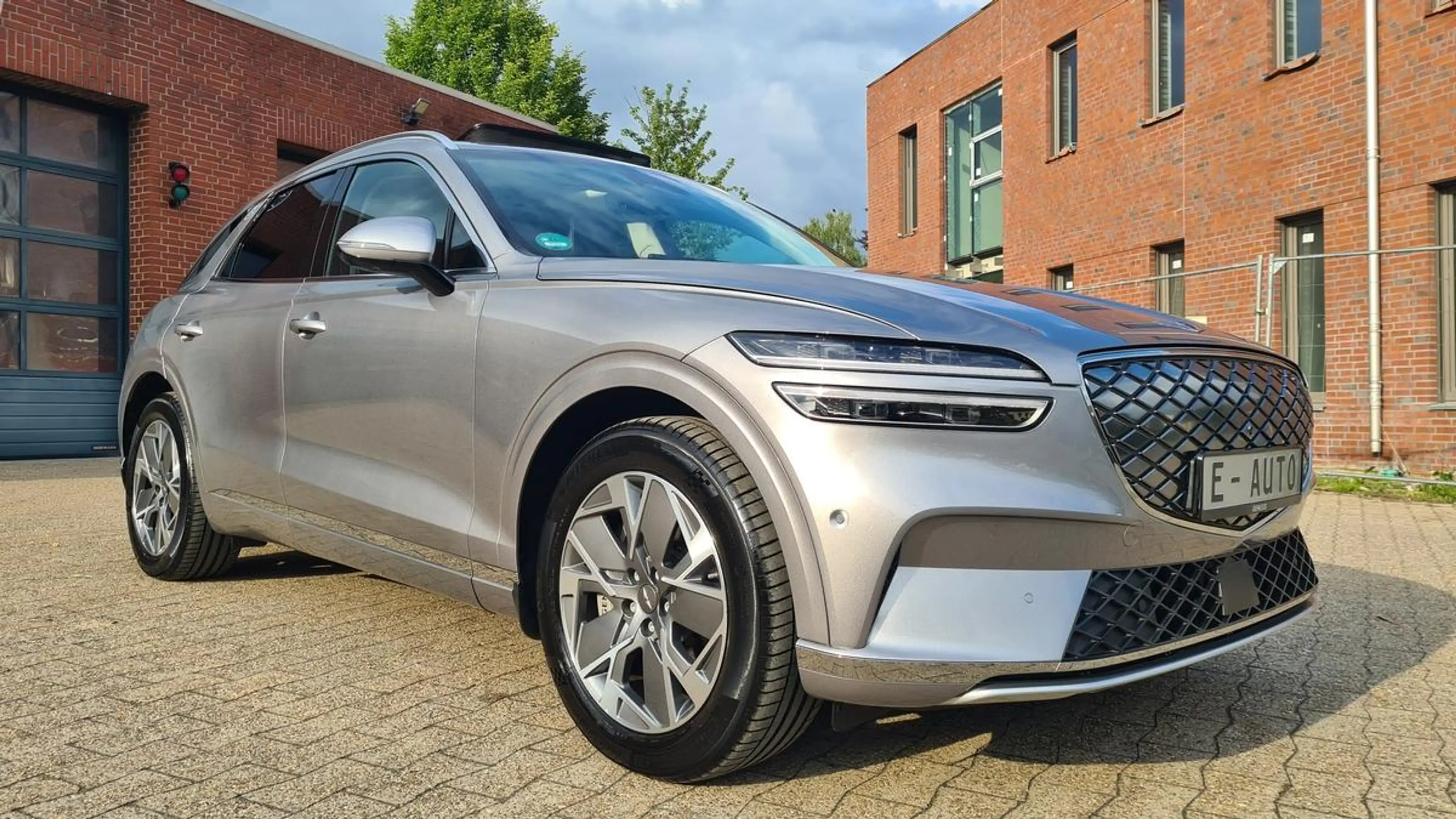 Genesis GV70 GV 70  Electrified Sport Pano,AHK,AWD — photo 3