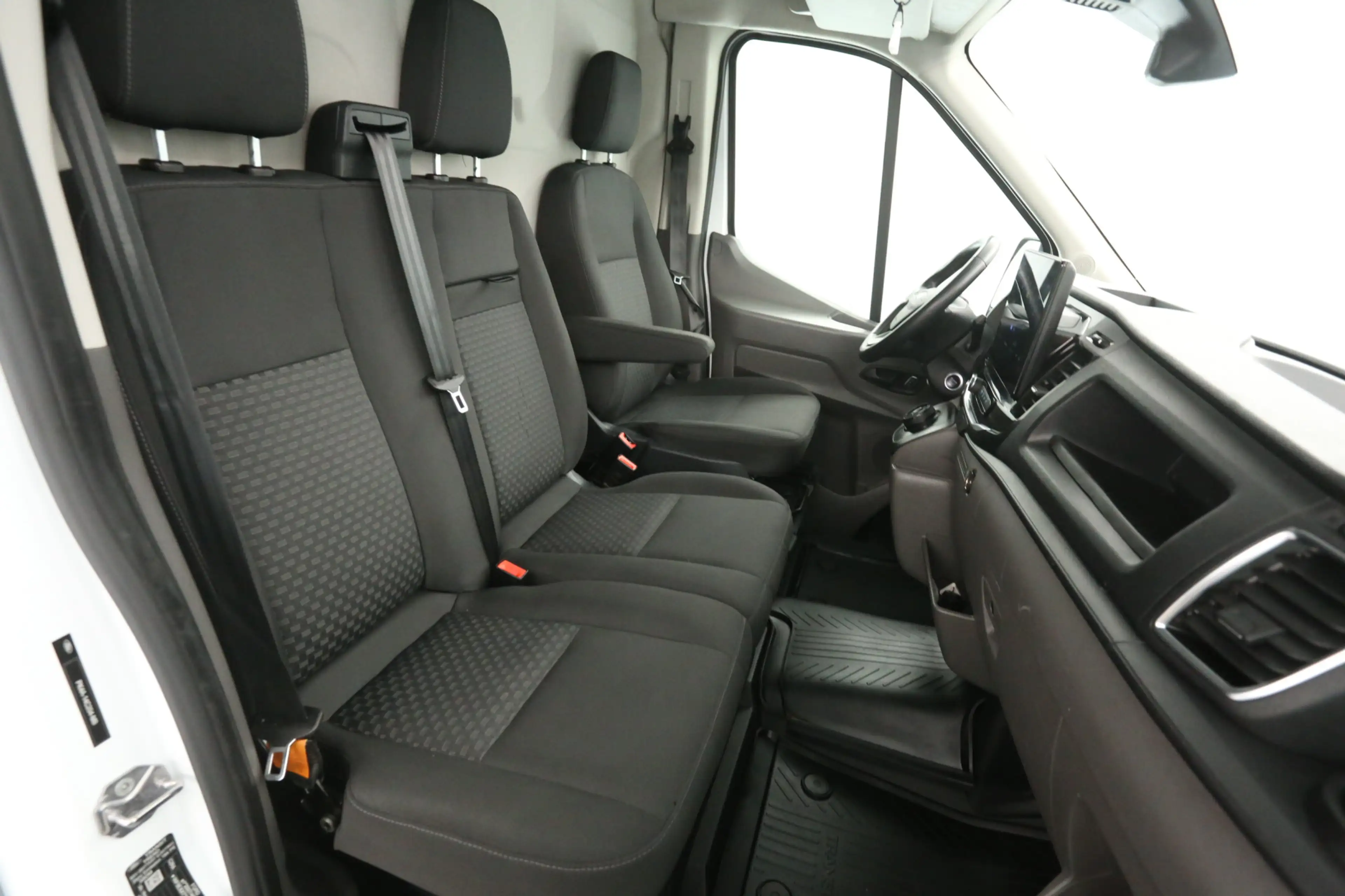 Ford E-Transit L2H2 68 kWh | Snelladen | SOH 94% | 360° Camera | — photo 12
