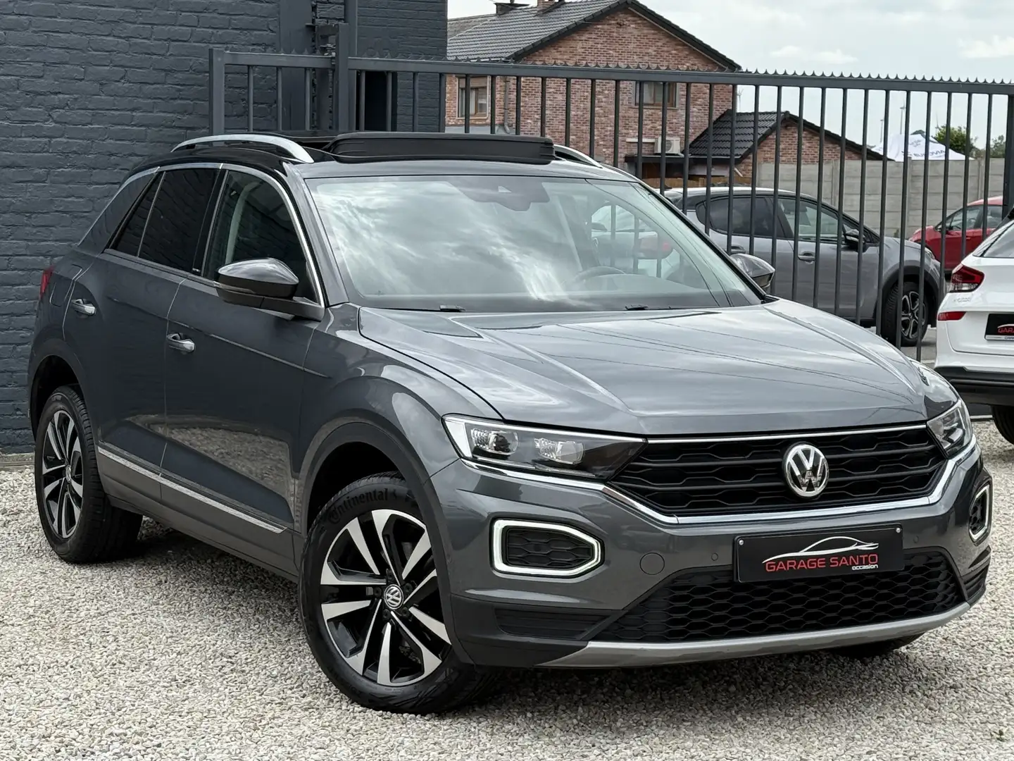 Volkswagen T-Roc 1.0 TSI IQ.Drive /CarPlay/Cockpit/Pano/Led/Gar./ Gris - 2