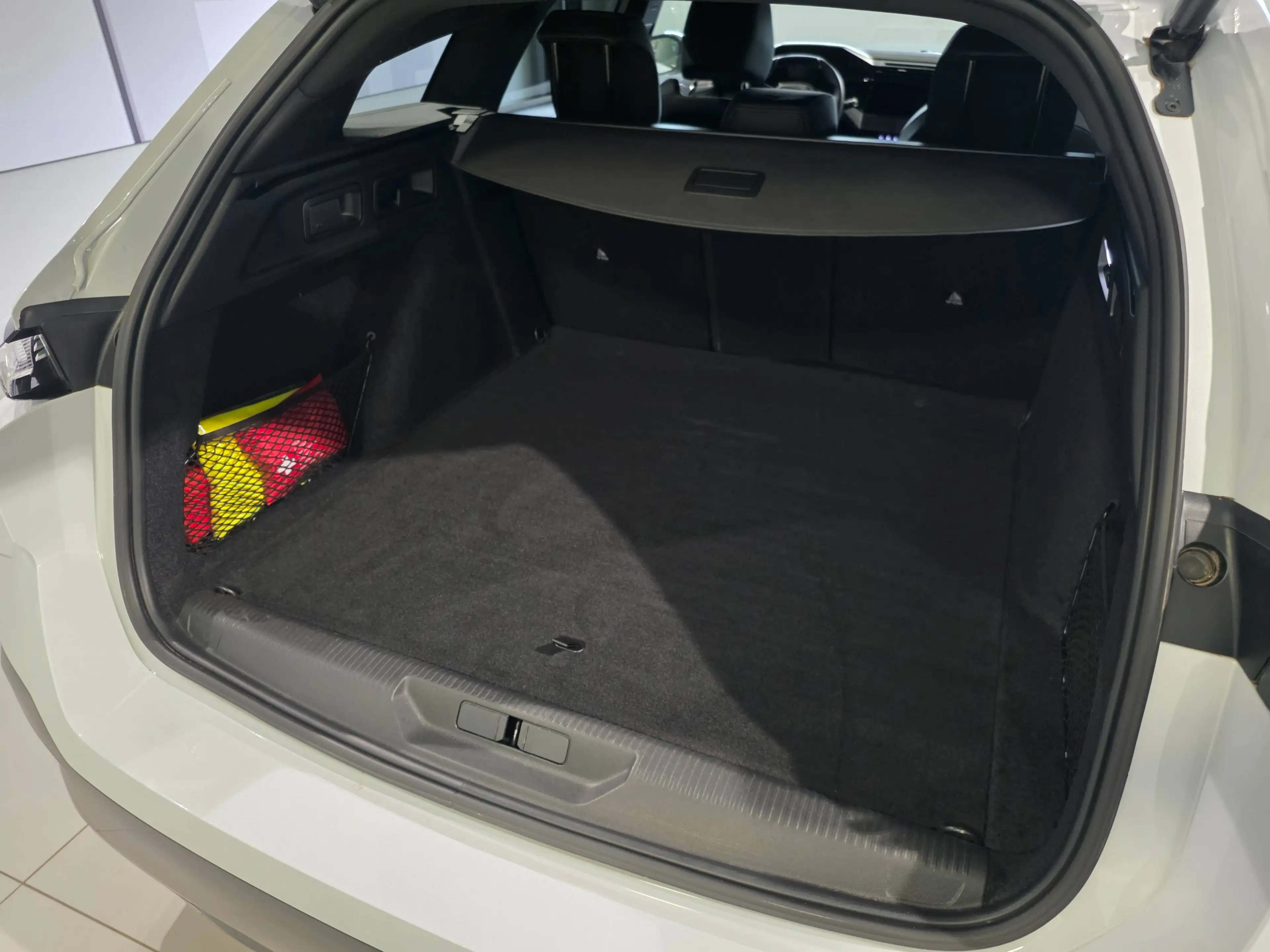 Peugeot 308 308 SW PHEV 1.6 GT PACK — photo 7