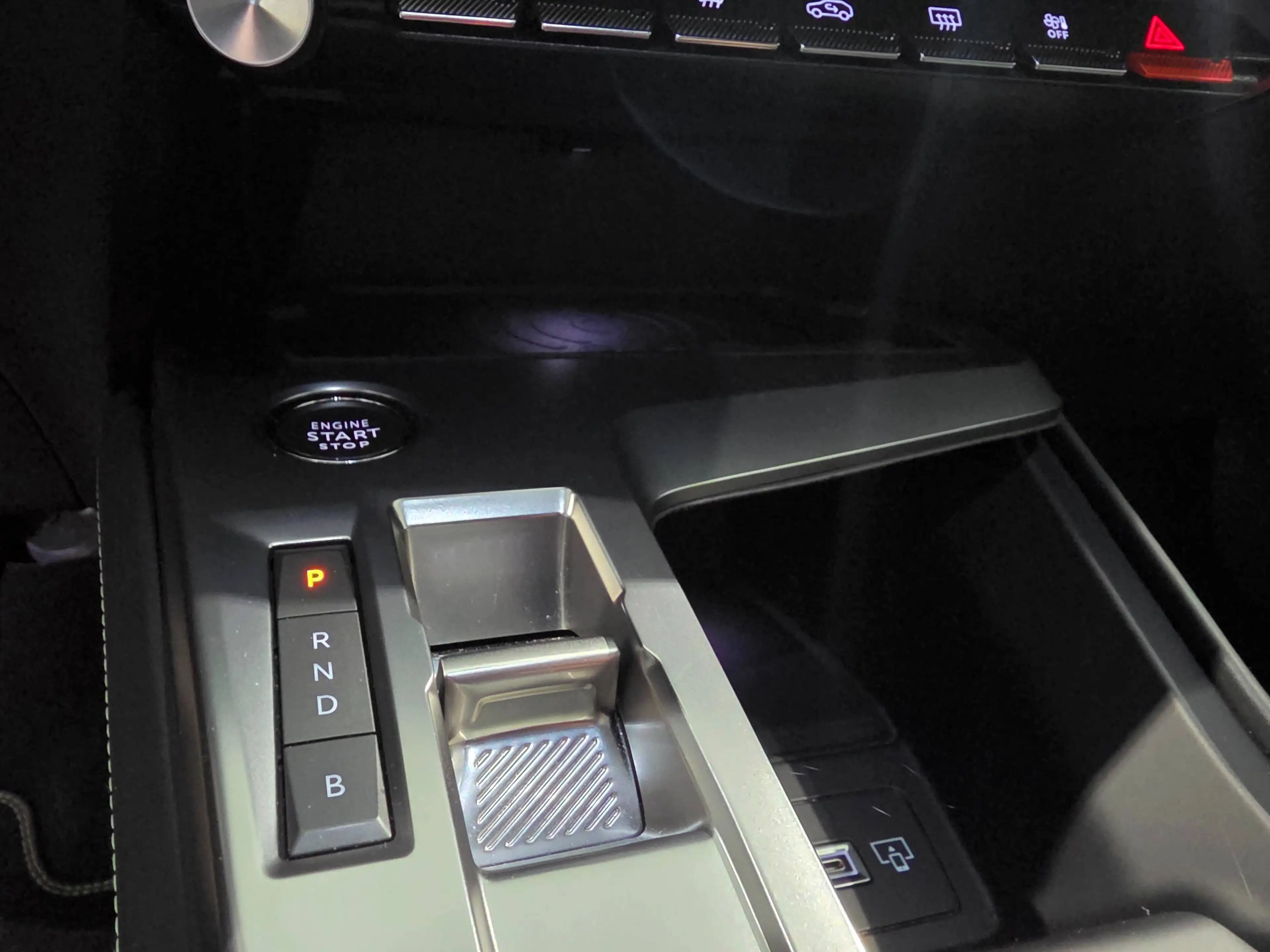 Peugeot 308 308 SW PHEV 1.6 GT PACK — photo 14