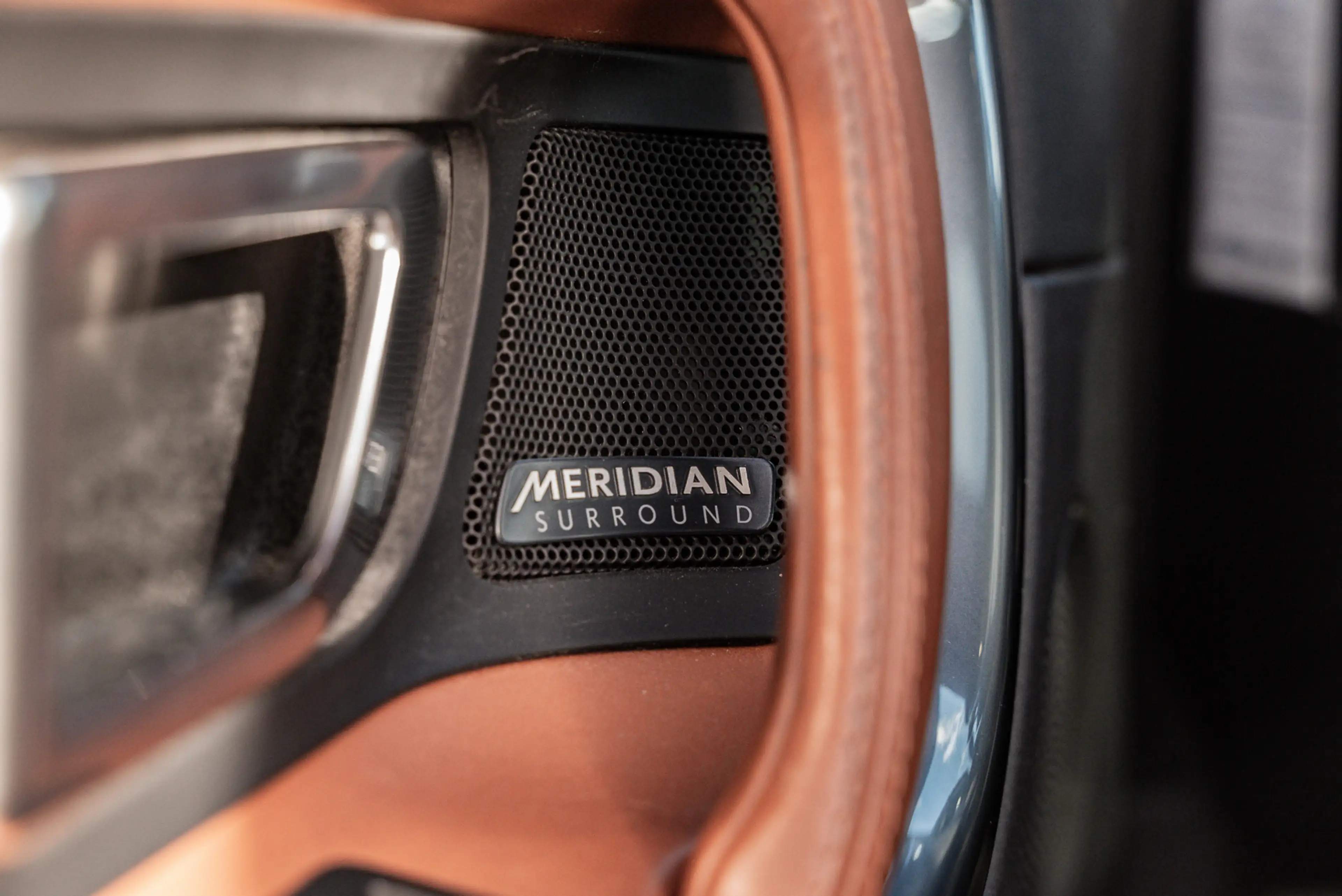 Land Rover Discovery Sport 2.0 Si4 4WD HSE Luxury - MERIDIAN AUDIO - LEDER - — photo 7