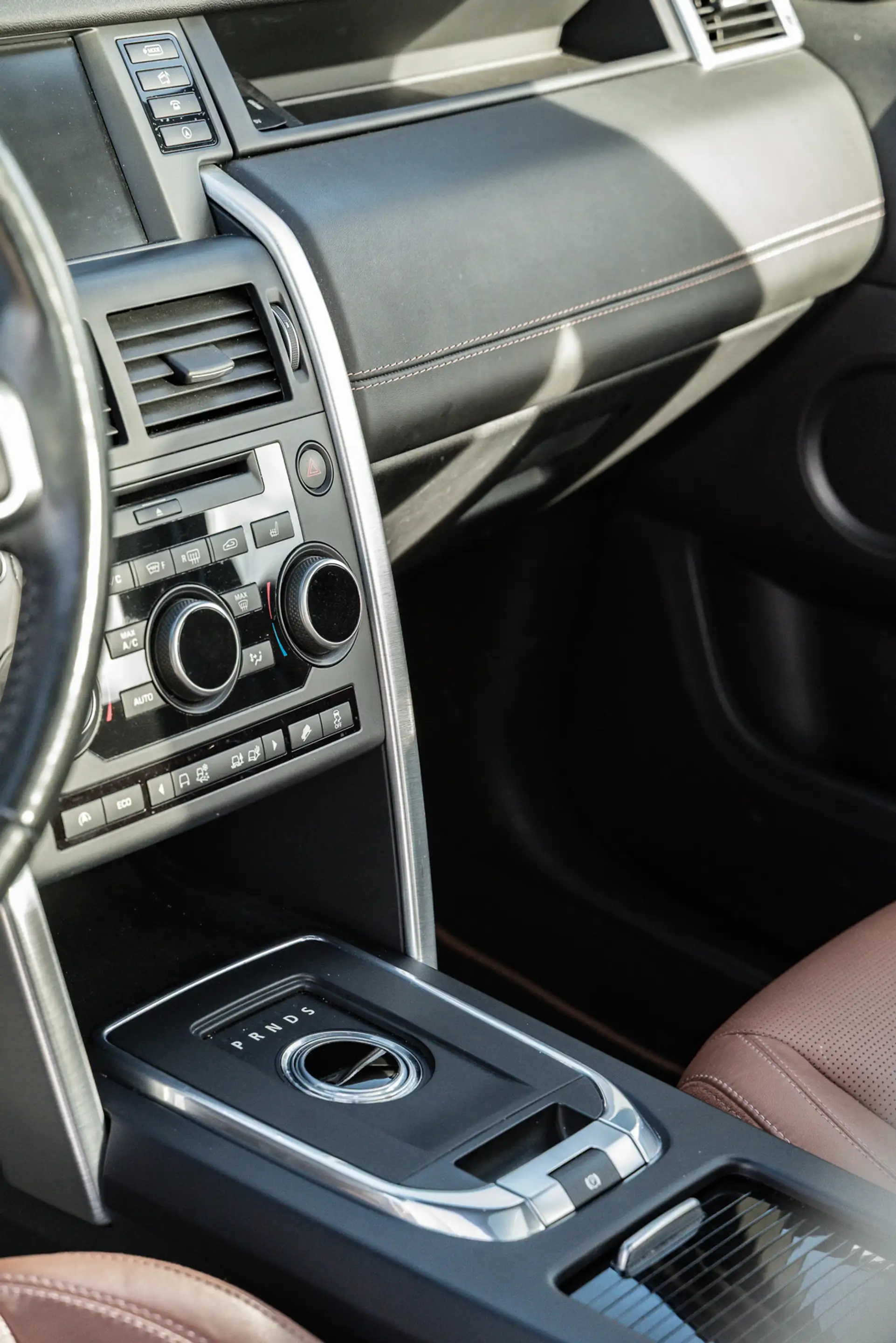 Land Rover Discovery Sport 2.0 Si4 4WD HSE Luxury - MERIDIAN AUDIO - LEDER - — photo 15
