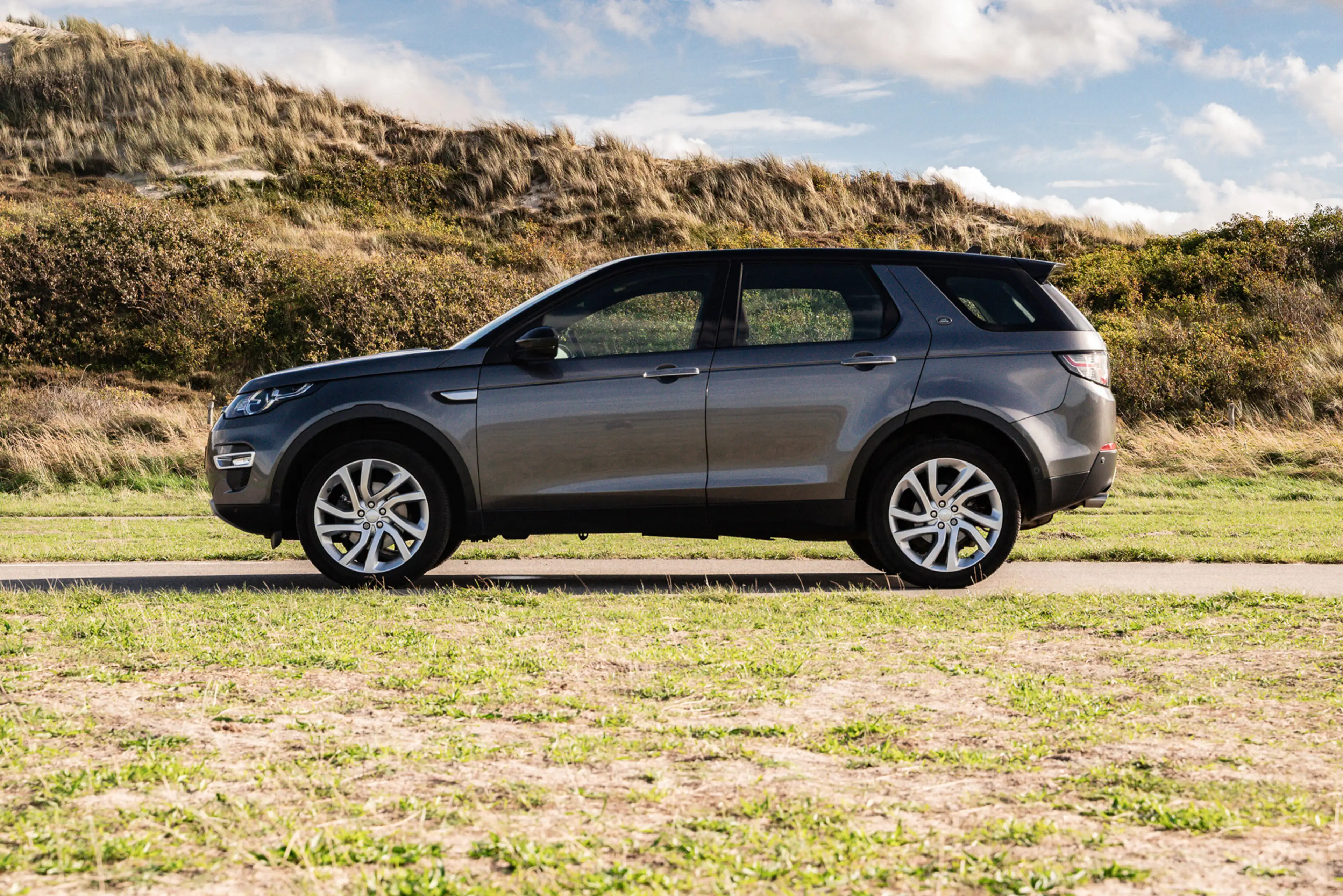 Land Rover Discovery Sport 2.0 Si4 4WD HSE Luxury - MERIDIAN AUDIO - LEDER - — photo 2