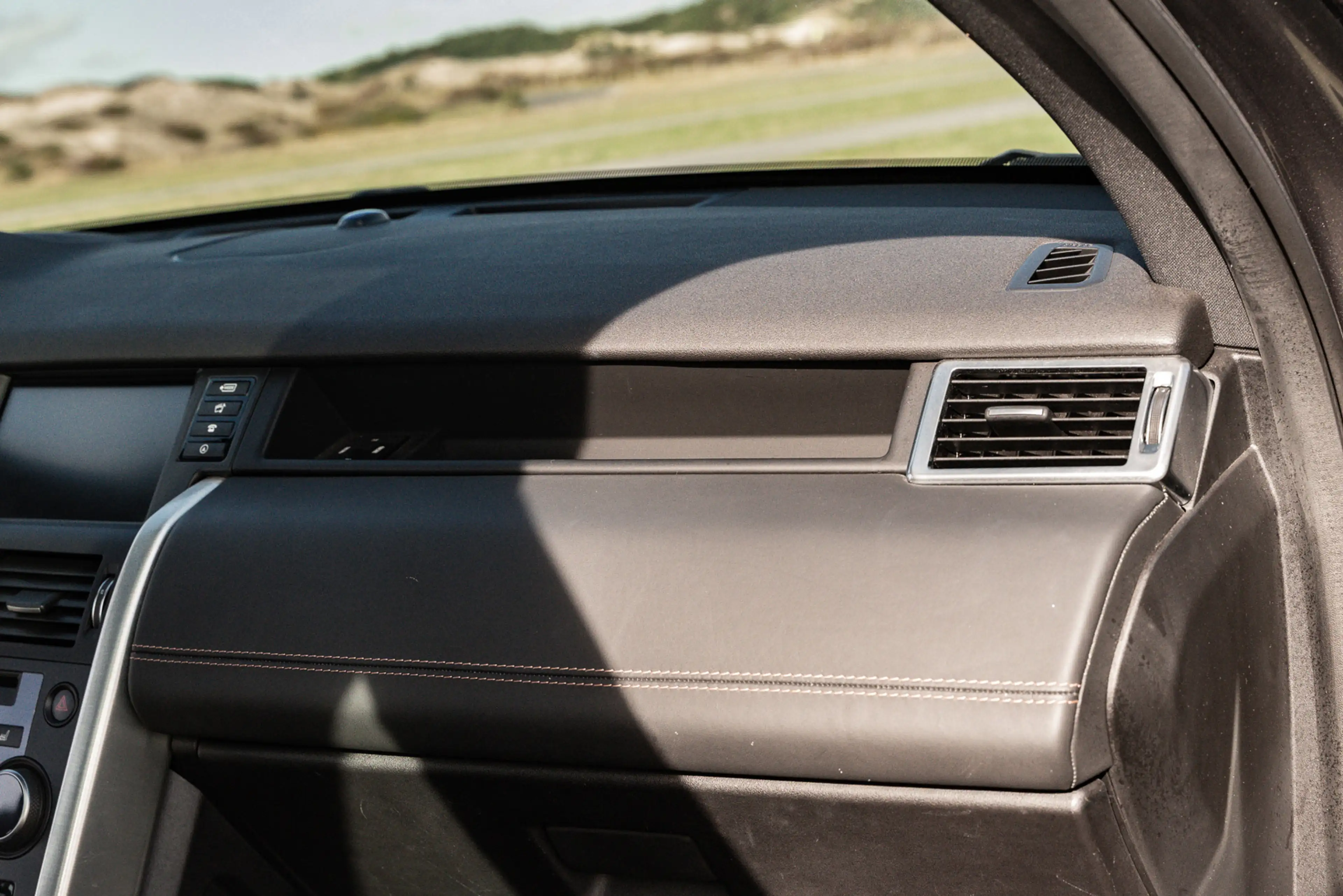 Land Rover Discovery Sport 2.0 Si4 4WD HSE Luxury - MERIDIAN AUDIO - LEDER - — photo 5