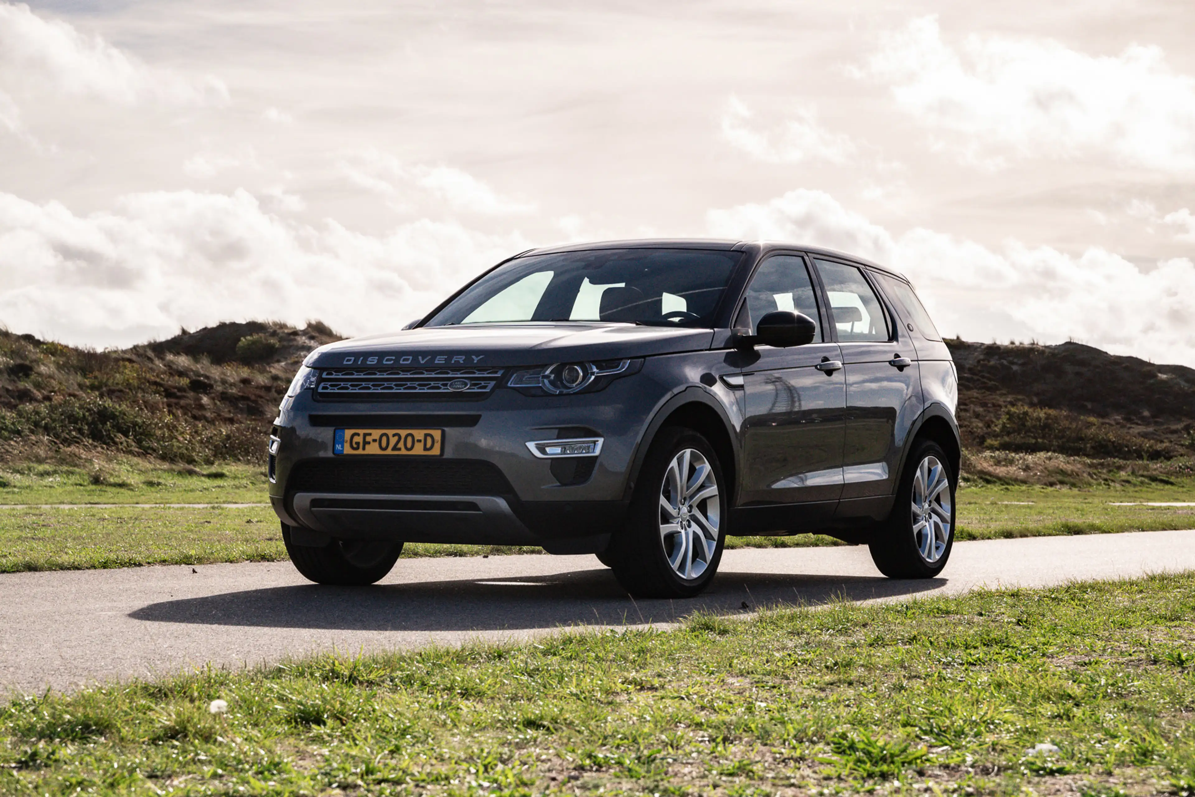 Land Rover Discovery Sport 2.0 Si4 4WD HSE Luxury - MERIDIAN AUDIO - LEDER - — photo 9