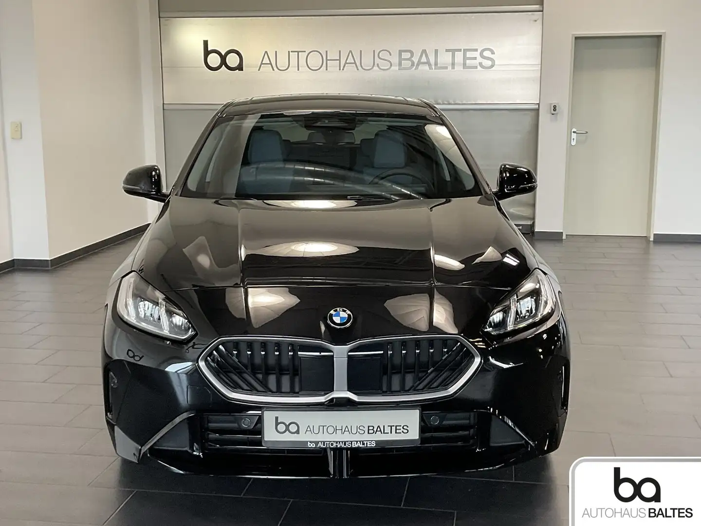 BMW 116 116i M Sport Design Pano/Driv/Park/AAc/Sposi/DAB Schwarz - 2
