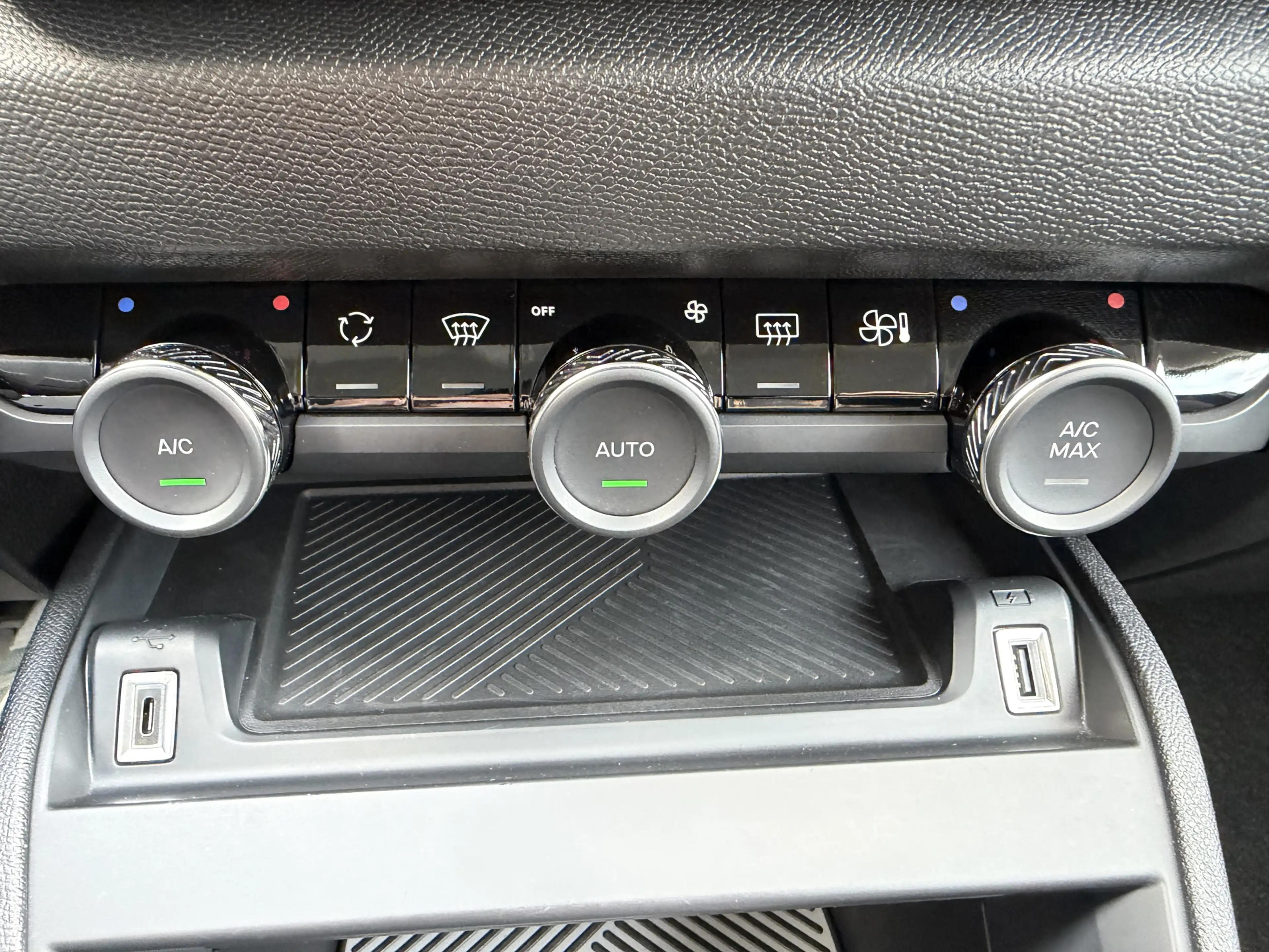Citroen E-C4 Electric You 50 kWh (Camera - LED - Navigatie via APP - Com — photo 23