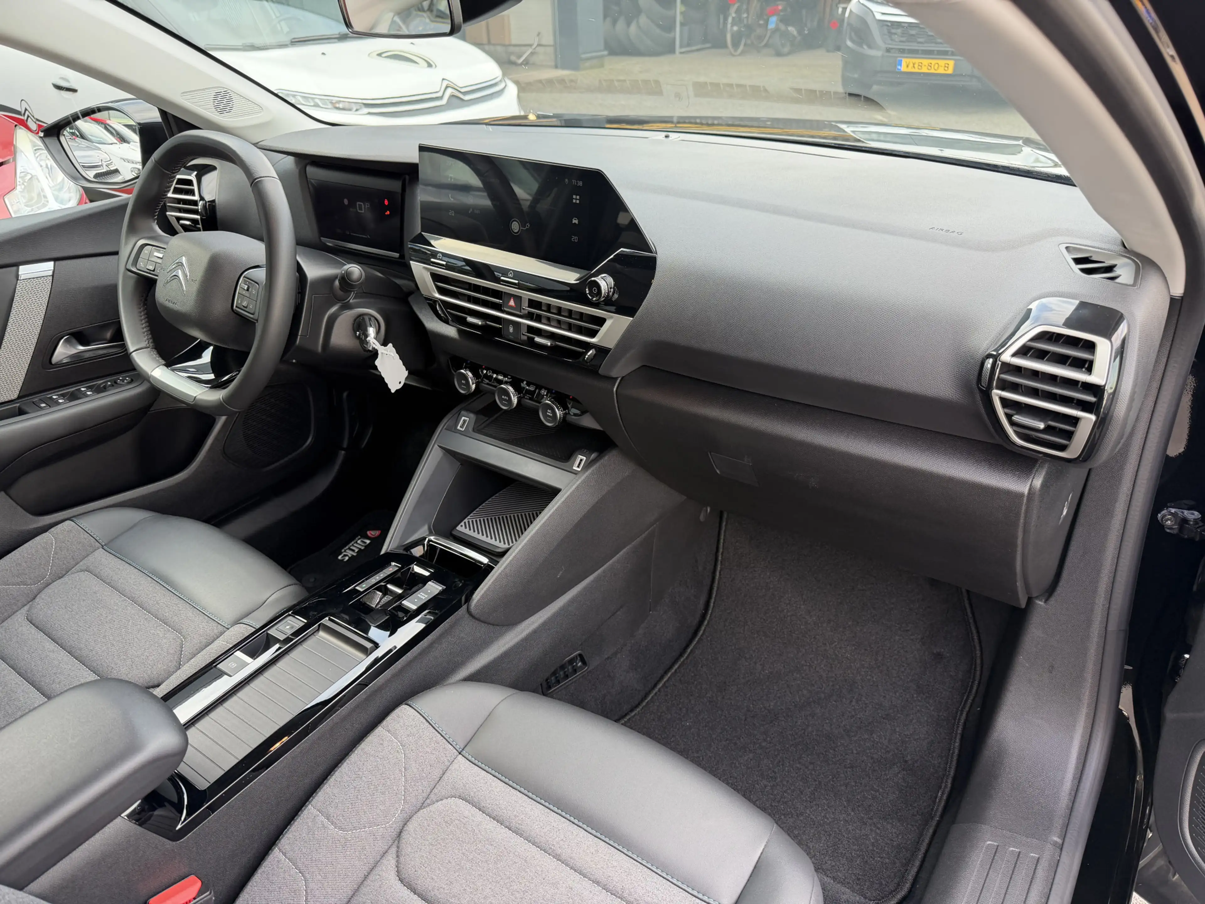 Citroen E-C4 Electric You 50 kWh (Camera - LED - Navigatie via APP - Com — photo 28