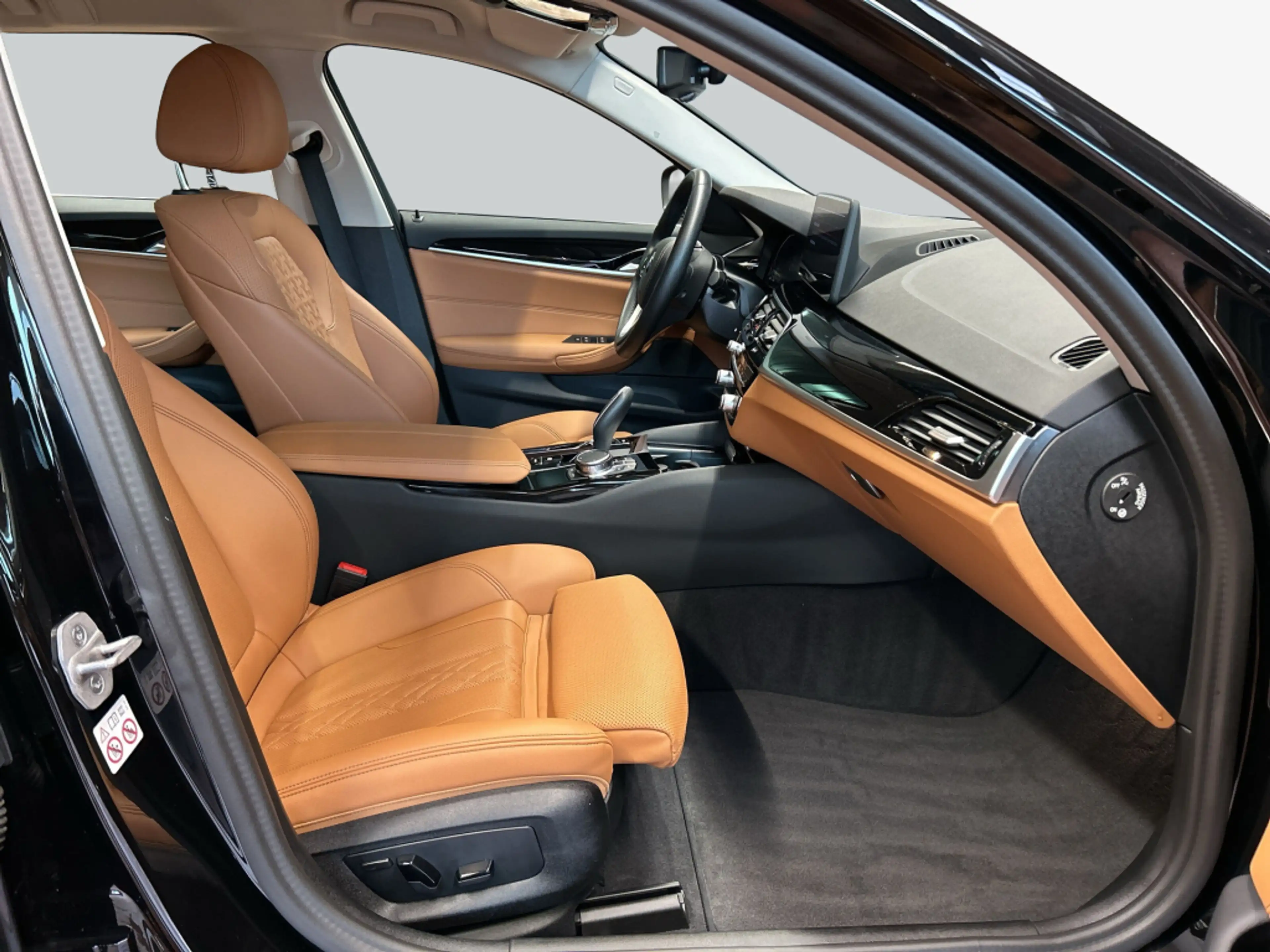 BMW 520 d xDrive Touring Aut. *AHK* — photo 14