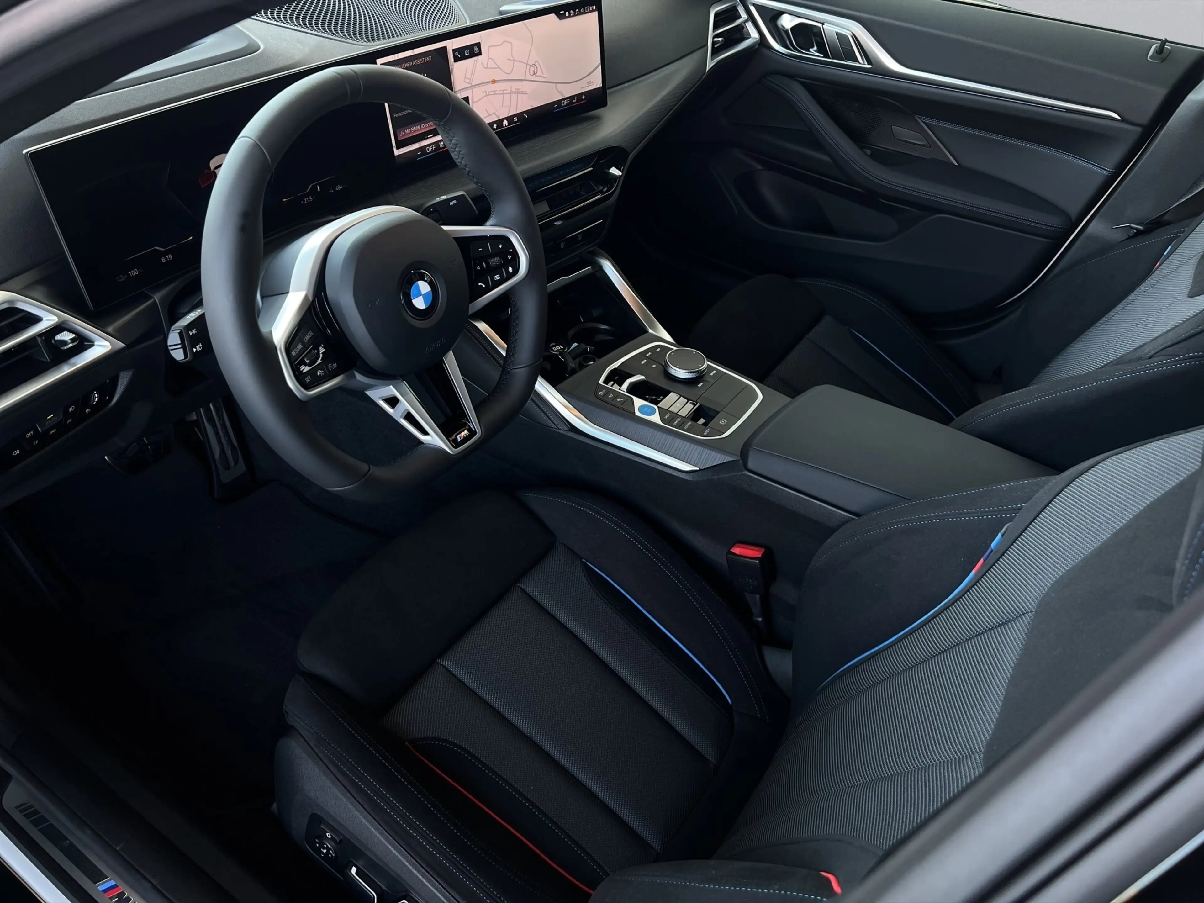 BMW i4 eDrive40 M Sport NAVI LED AHK HUD RFK EL. SITZE — photo 6