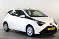 Toyota Aygo 1.0 VVT-i x-play limited Airco | Camera | Elek. ra Bianco - thumbnail 24