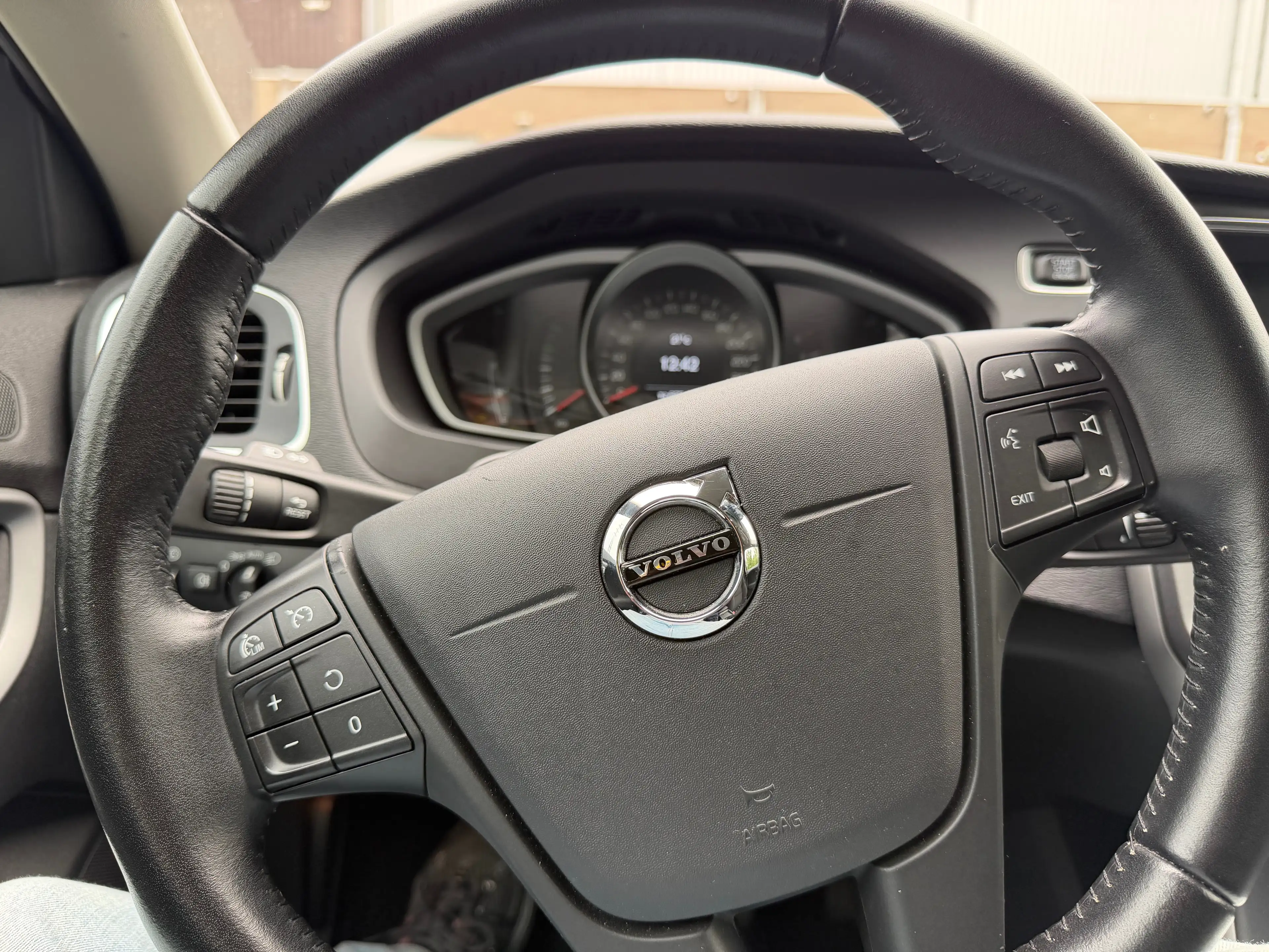 Volvo V40 V40 2.0 T2 — photo 9