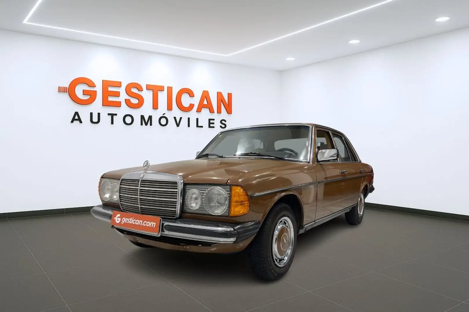 Mercedes-Benz 300 300D Brun - 1