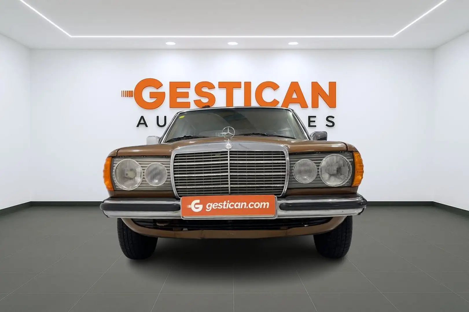 Mercedes-Benz 300 300D Brun - 2