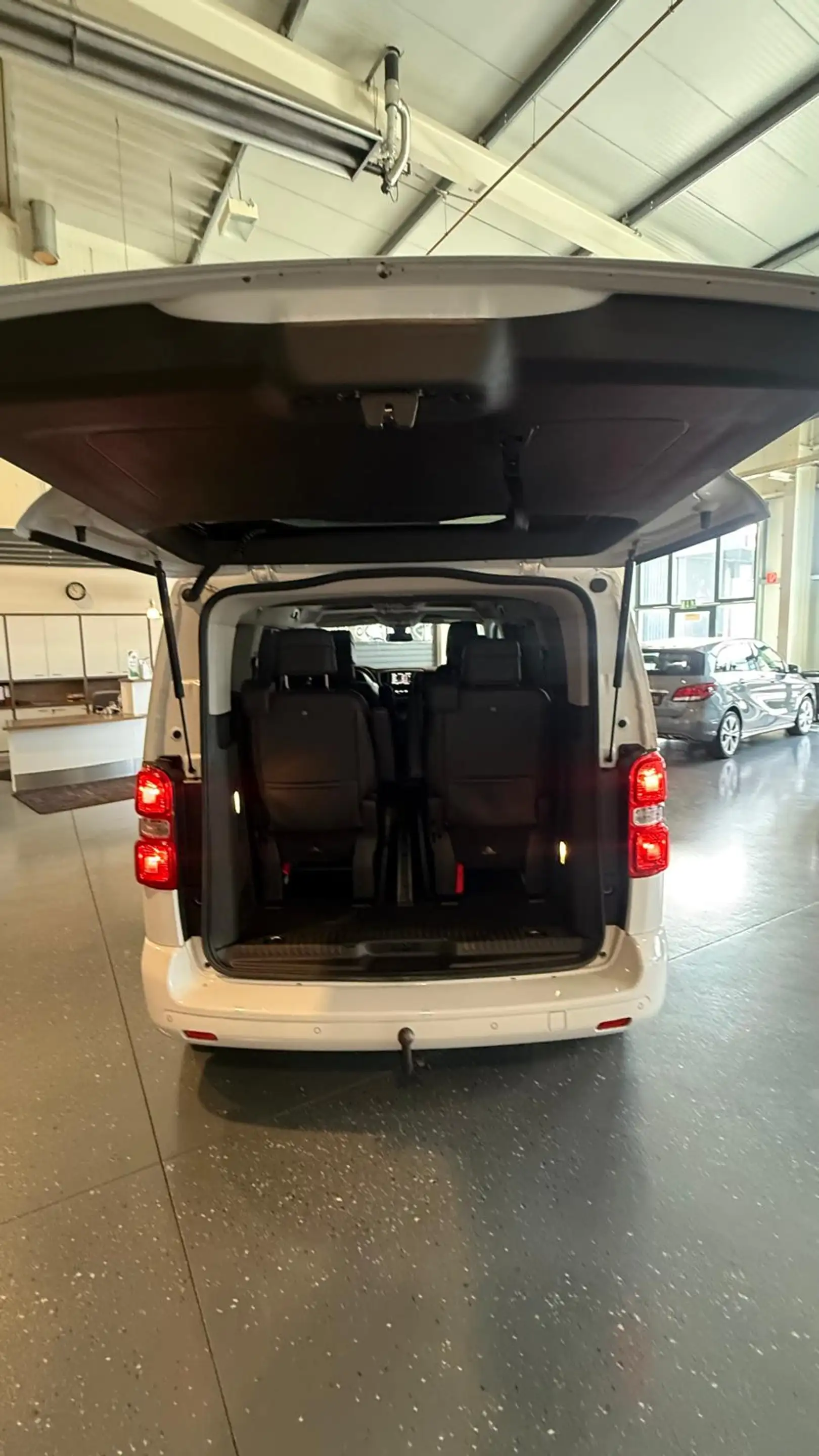 Opel Zafira Life Tourer M (L2)/ Leder/AT/Alu Kupplung — photo 7