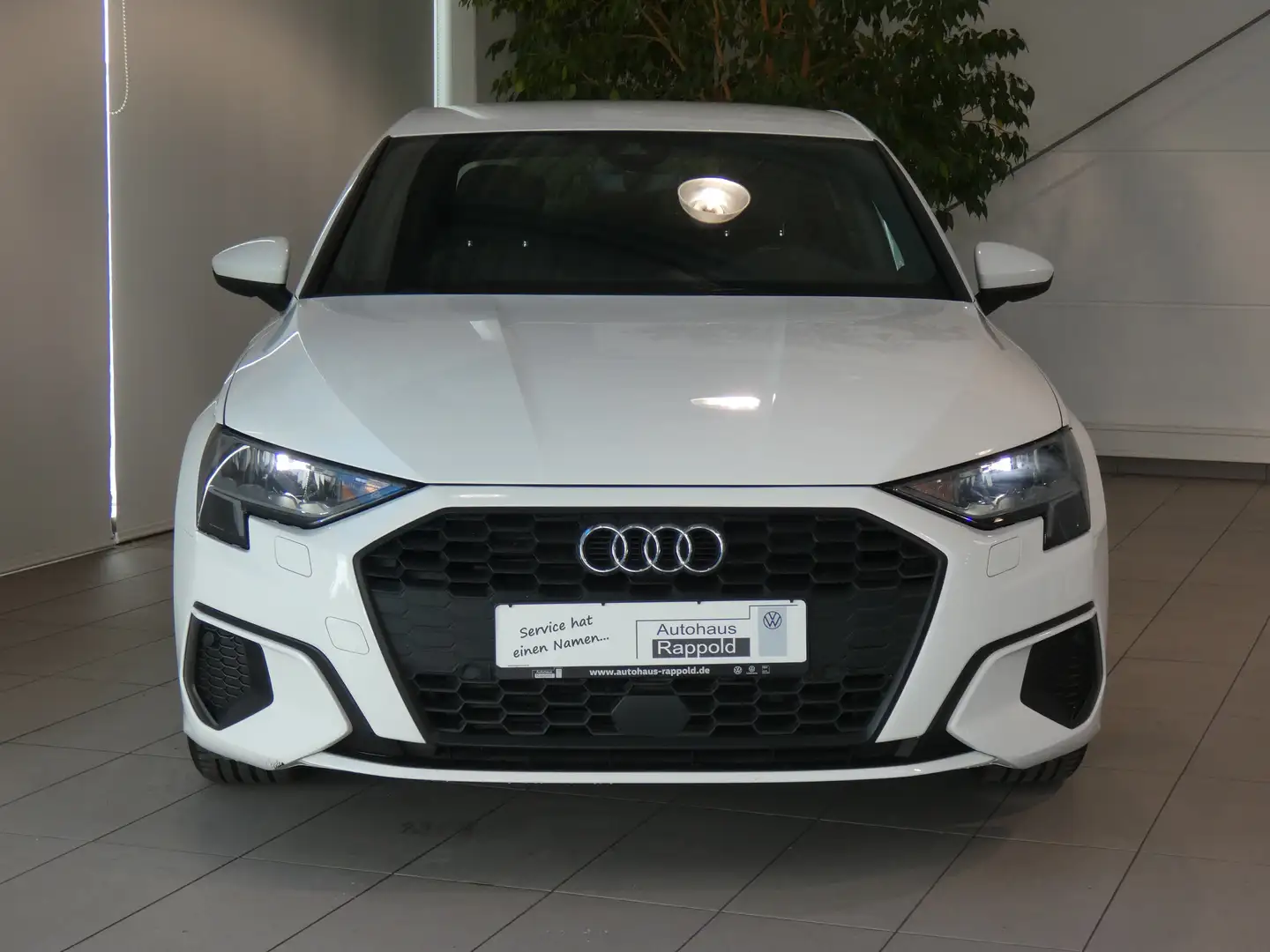 Audi A3 2.0 TDI Limousine MMI Navi Plus SHZ Sound-System Weiß - 2