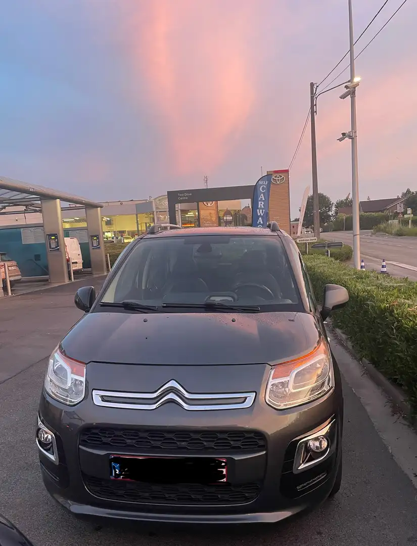 Citroen C3 Picasso 1.2 PureTech Exclusive Šedá - 1