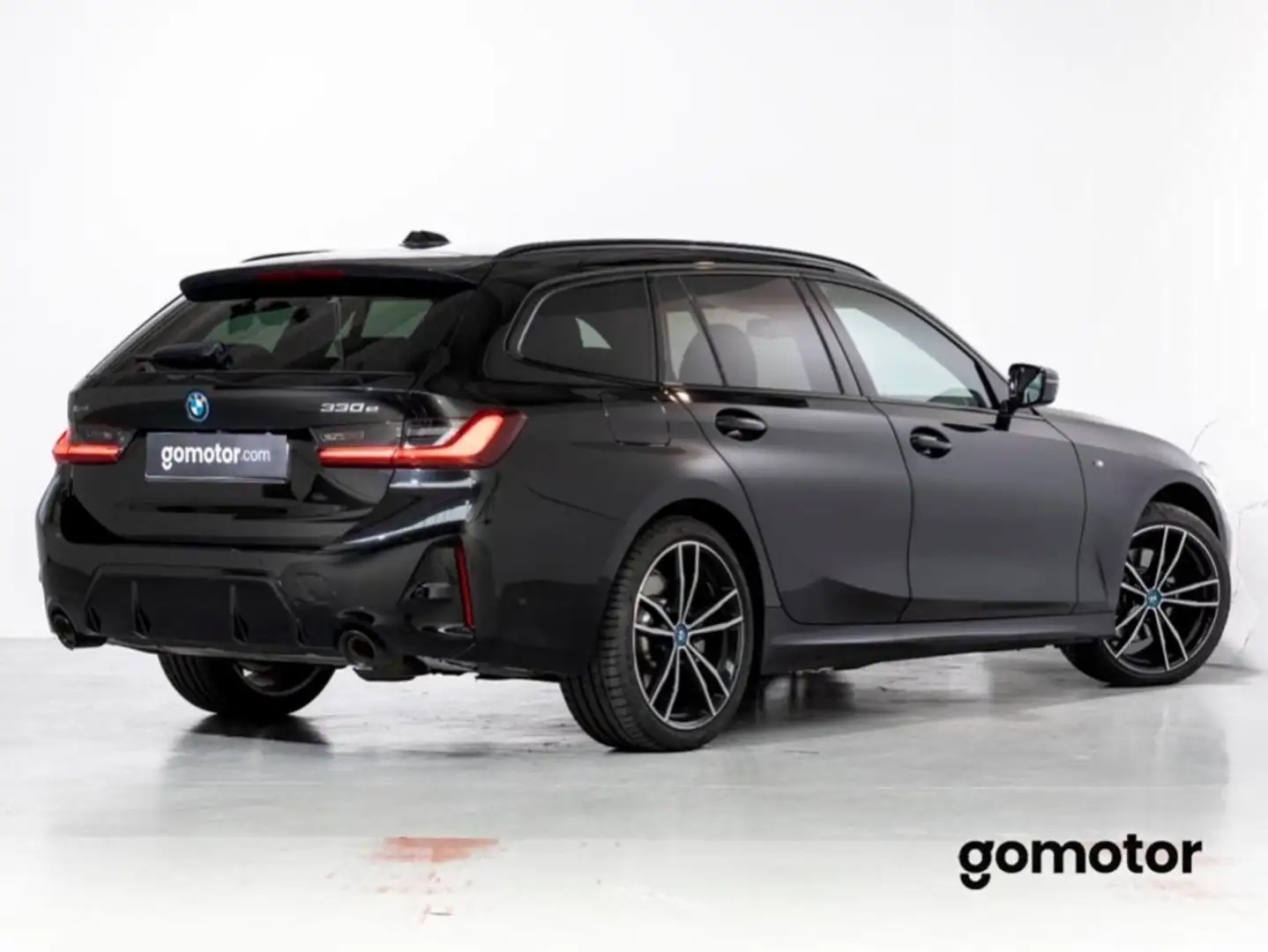 BMW 330 330e xDrive Touring Negro - 2