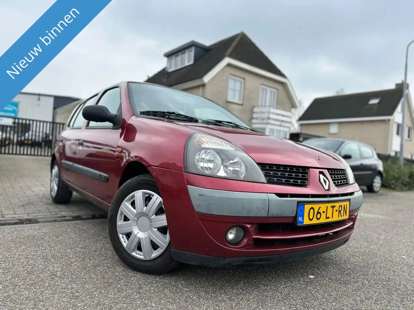 Renault Clio 1.2 Expression Rood - 1