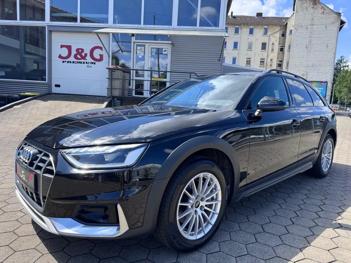 Audi A4 allroad quattro 40 TDI*LED*AHK*Standheizung* Noir - 1