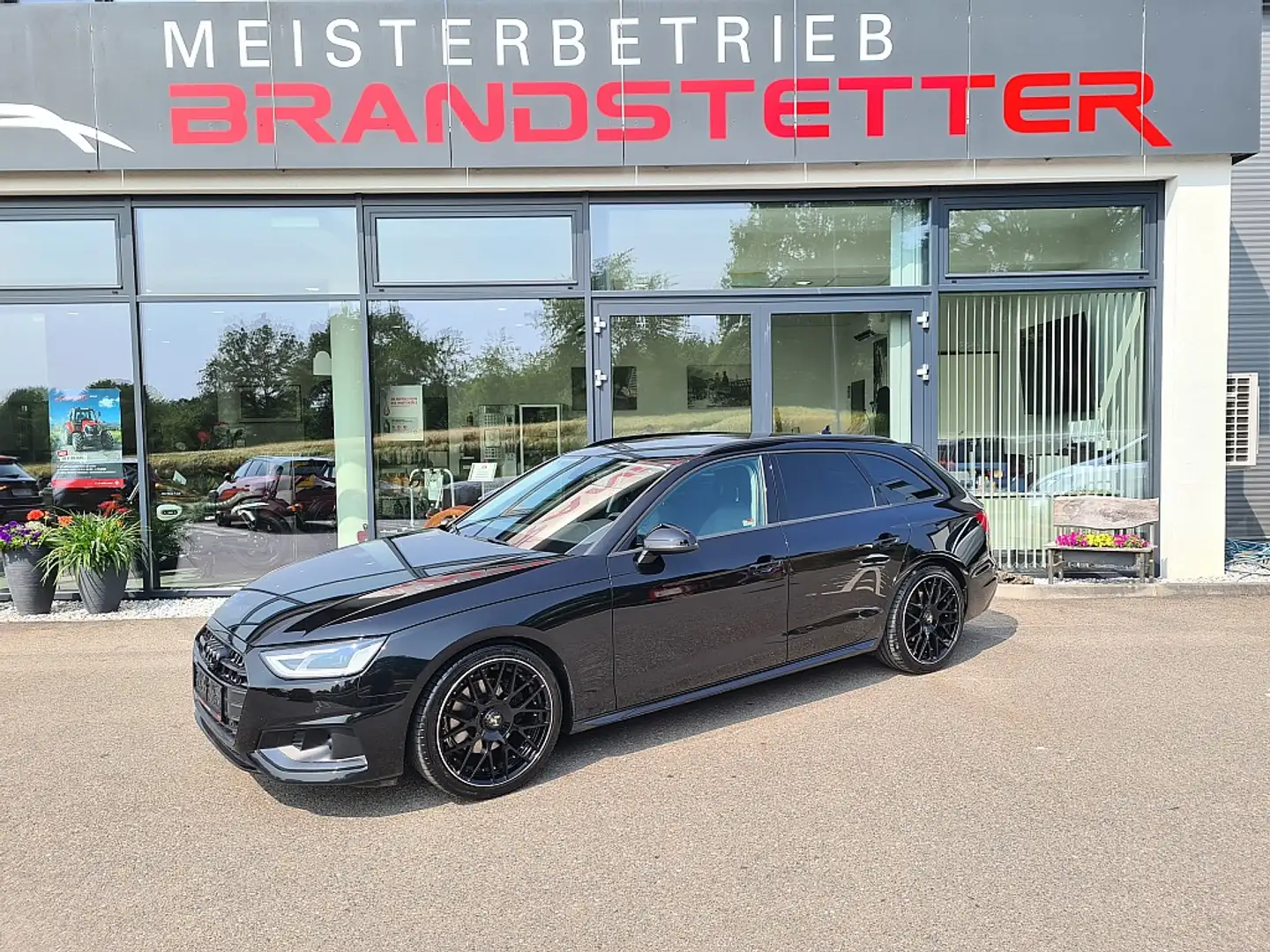Audi A4 Avant 35 TDI advanced S-tronic Zwart - 1