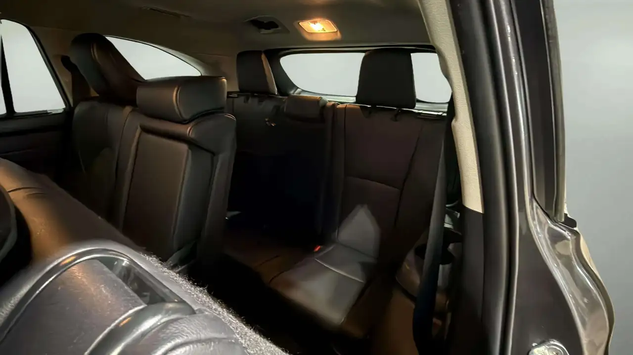 Toyota Highlander снимка Toyota Highlander