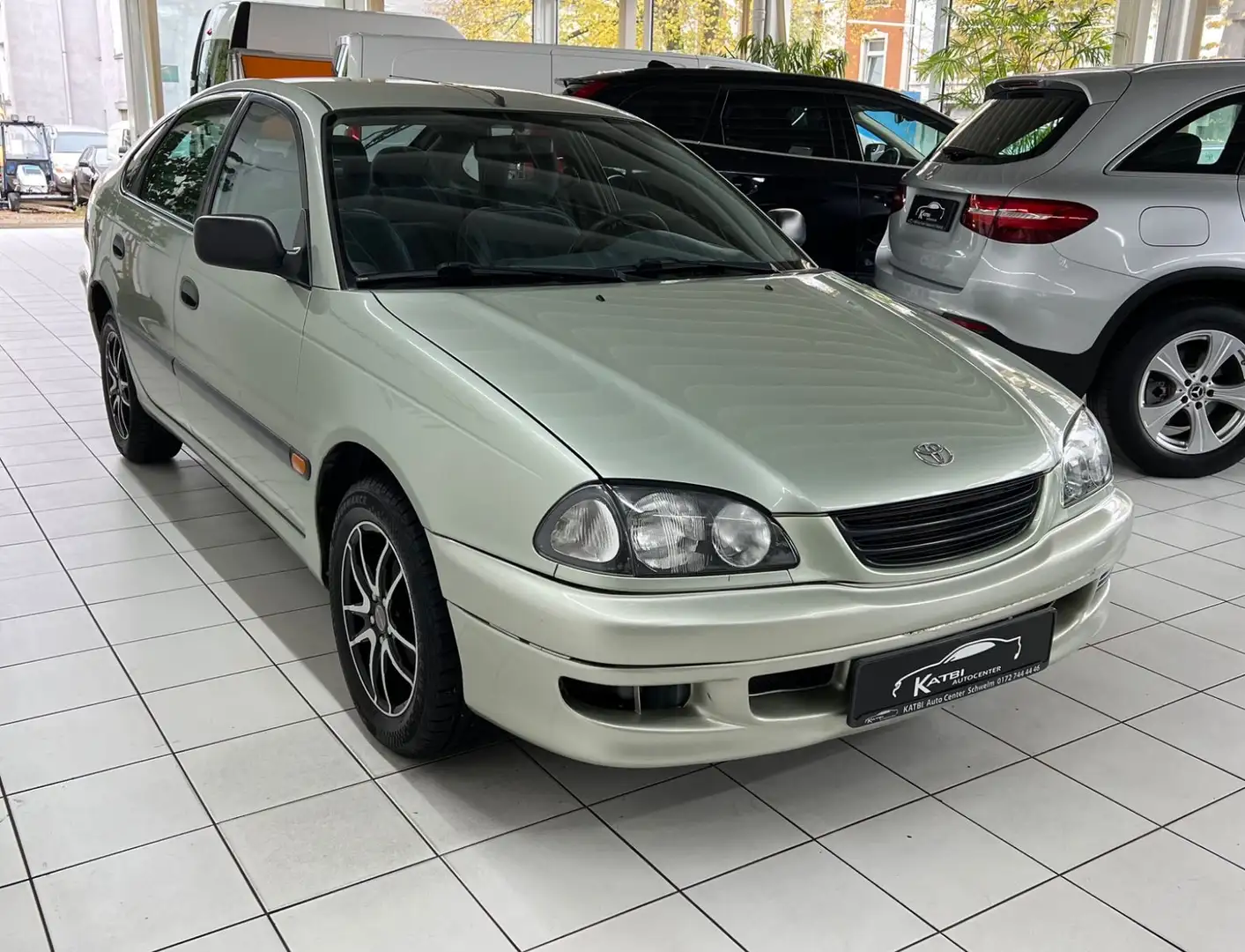 Toyota Avensis 1.6 HU neu - 2