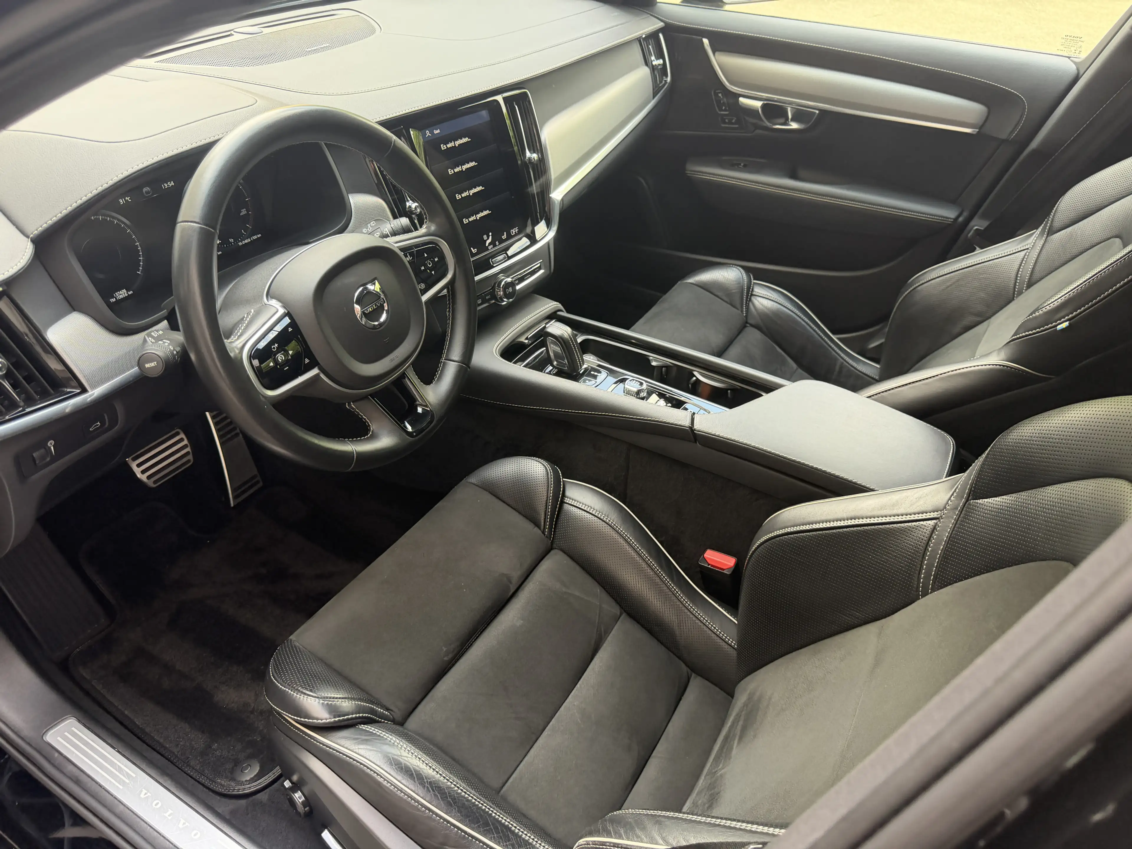 Volvo V90 R Design AWD LED ACC Virtual Pano Head-Up — photo 12
