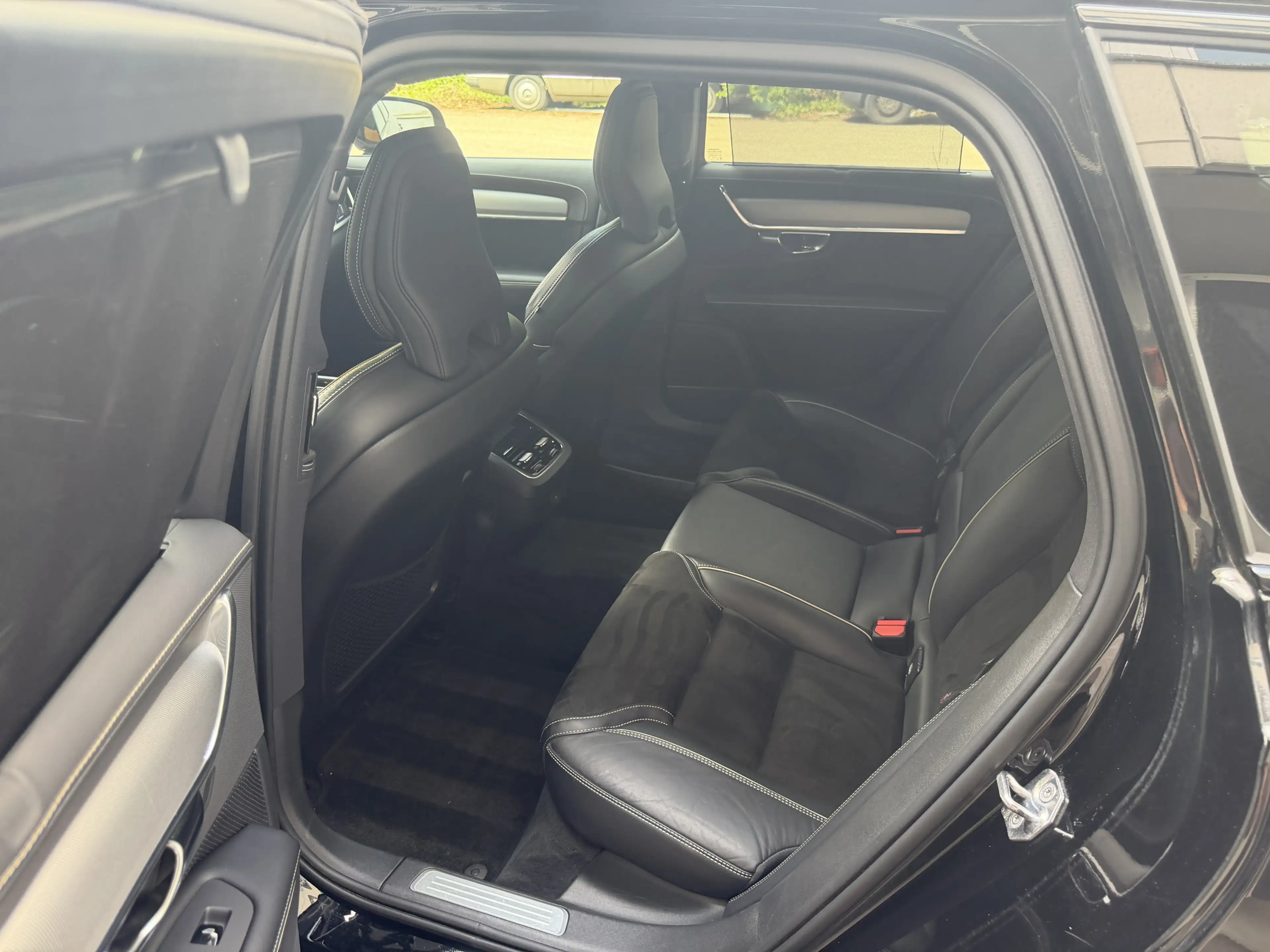 Volvo V90 R Design AWD LED ACC Virtual Pano Head-Up — photo 14