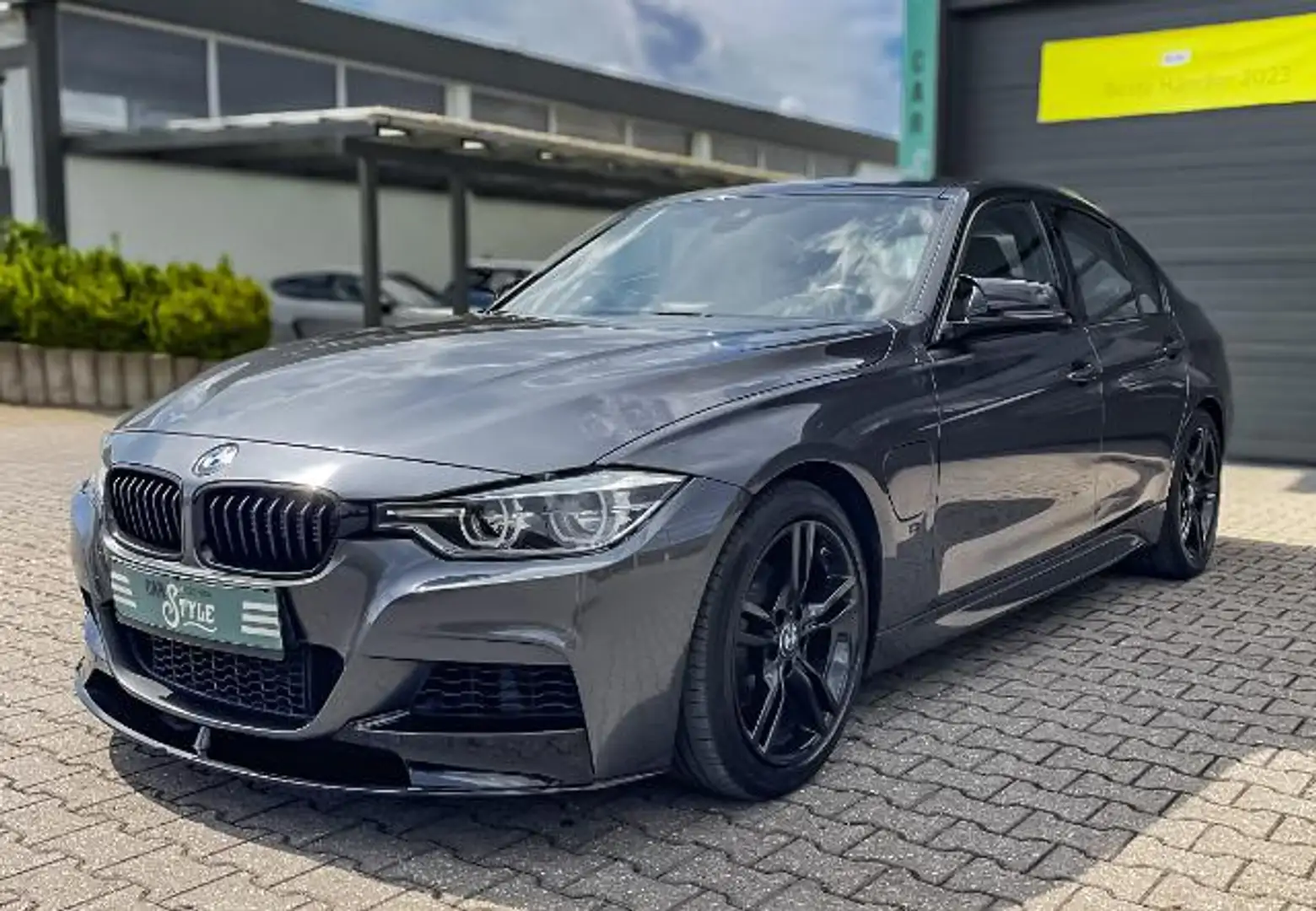 BMW 330 e M Sport.LED.Pano.Head Up Display. Gri - 1