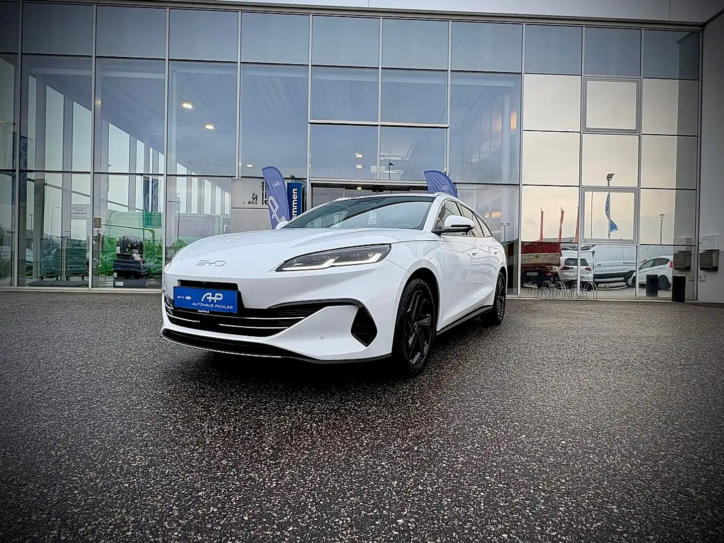 BYD Seal 6 DM-i Touring Comfort PHEV 19kWh 212PS LEASING A... Weiß - 2